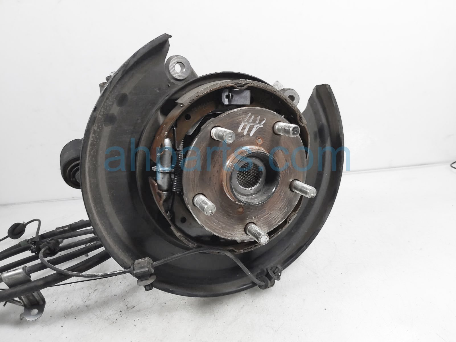 $65 Subaru RR/RH SPINDLE KNUCKLE HUB