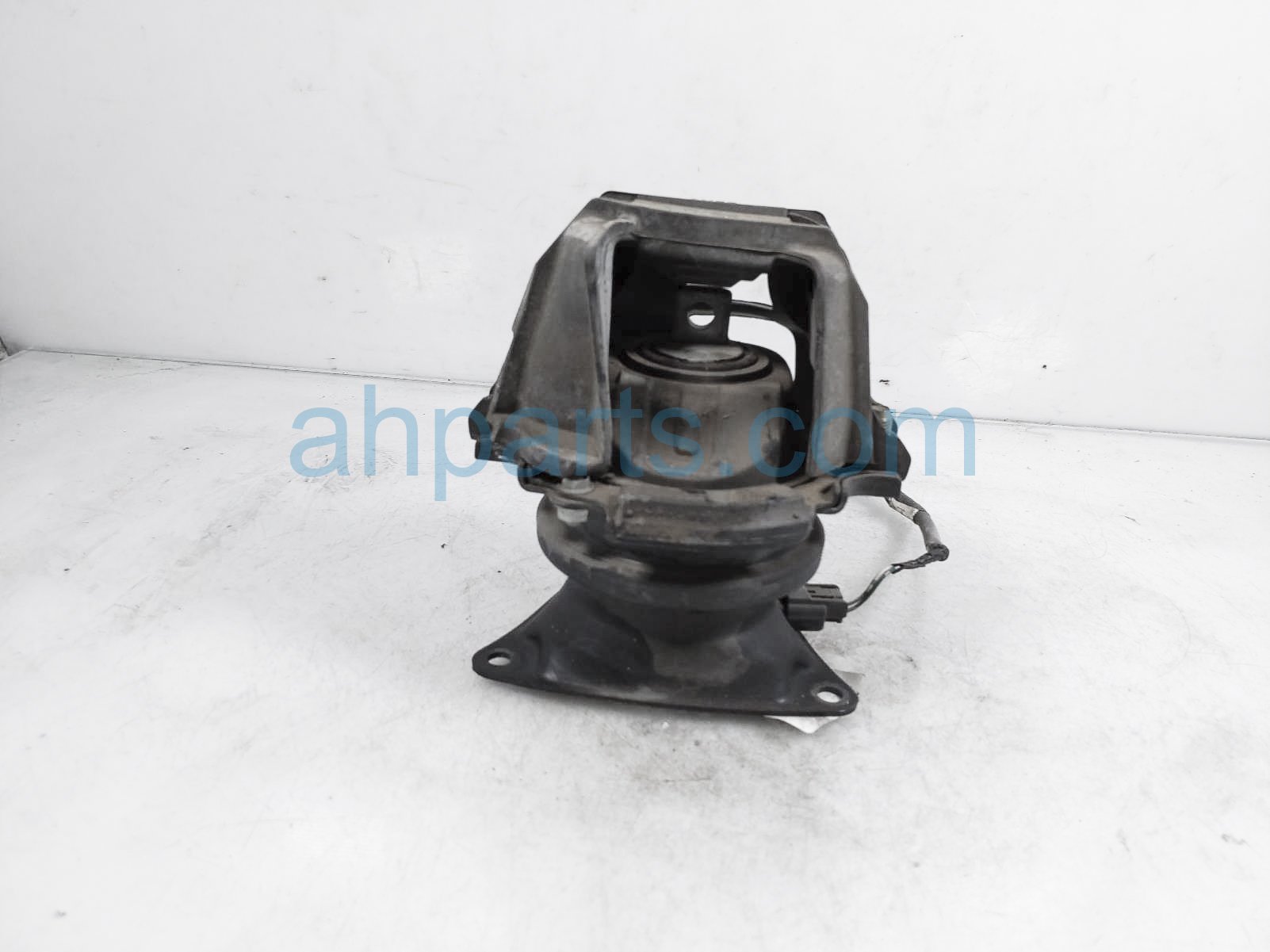 $100 Honda REAR ENGINE MOUNT - 3.5L