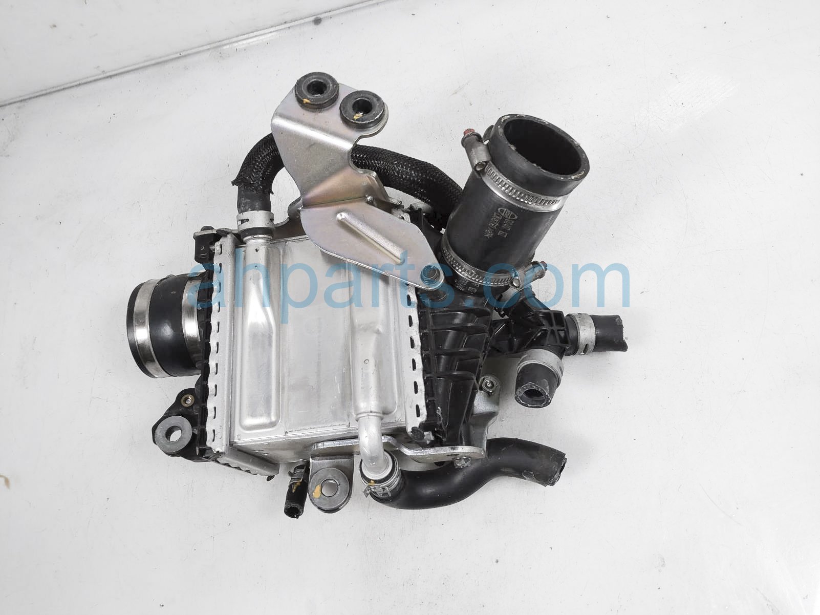 $75 Infiniti LH TURBO CHARGER INTERCOOLER ASSY