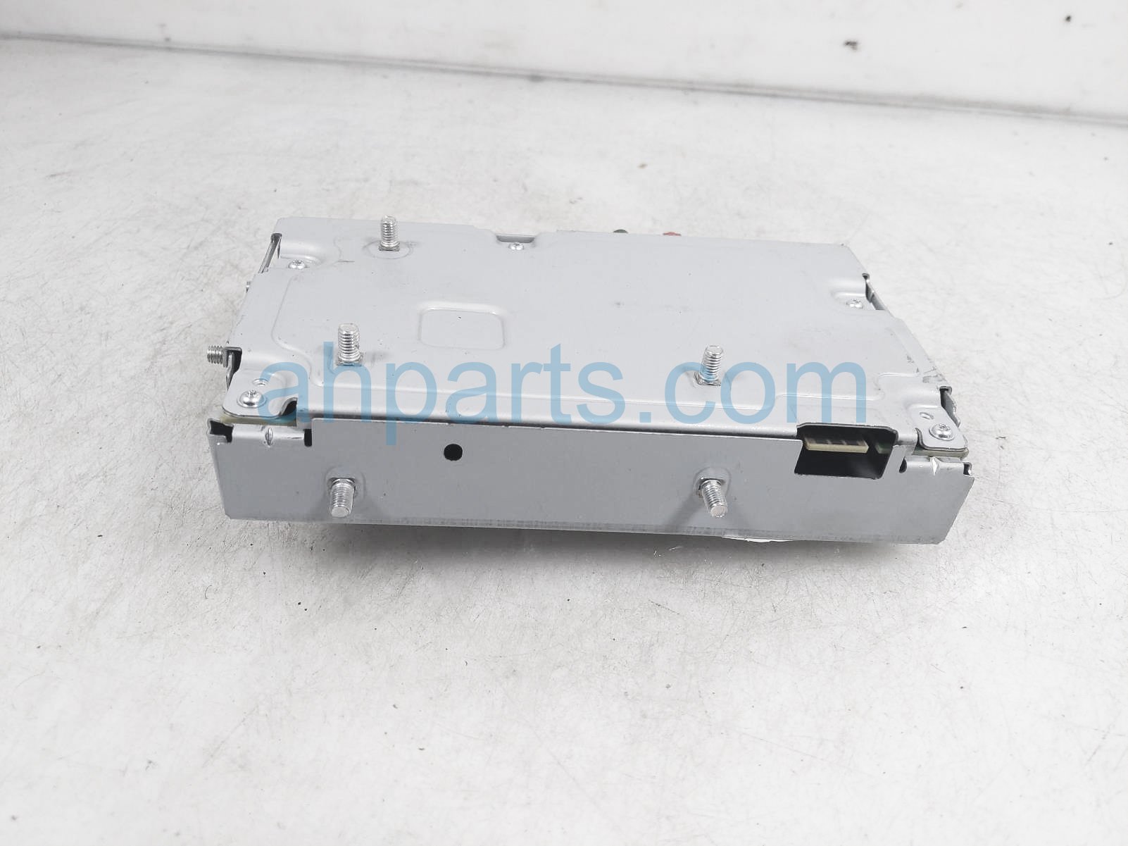 $125 Honda REAR ENTERTAINMENT CONTROL MODULE