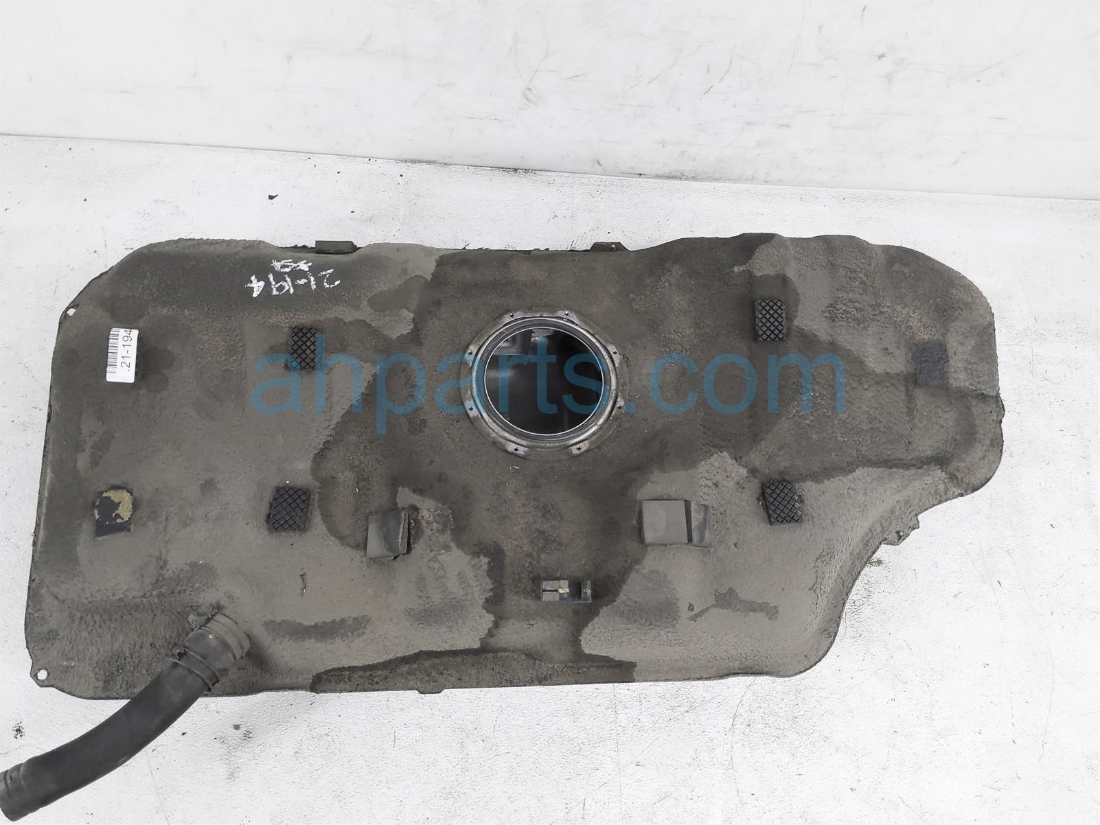 $75 Hyundai GAS / FUEL TANK