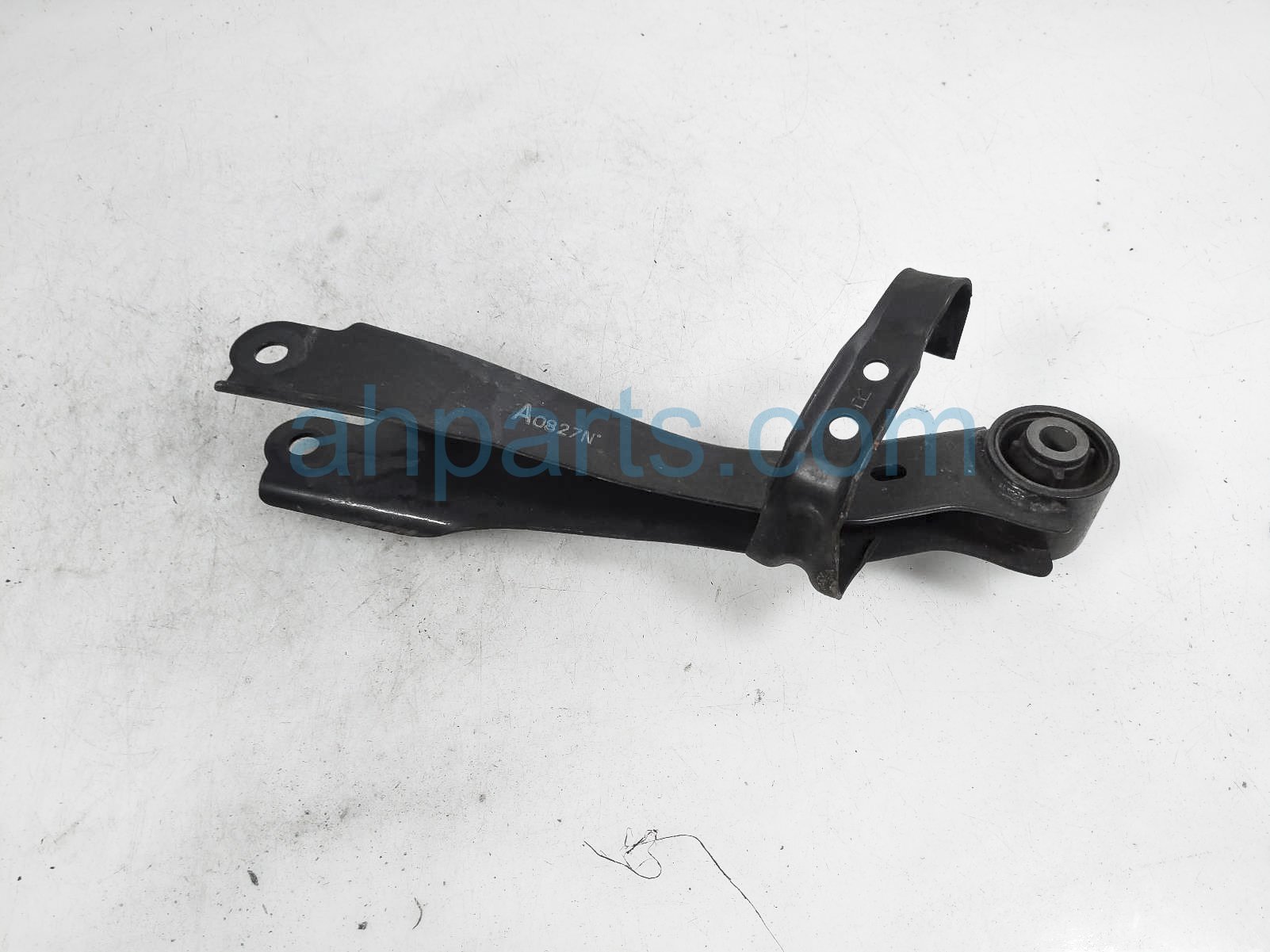 $20 Toyota RR/LH TRAILING CONTROL ARM