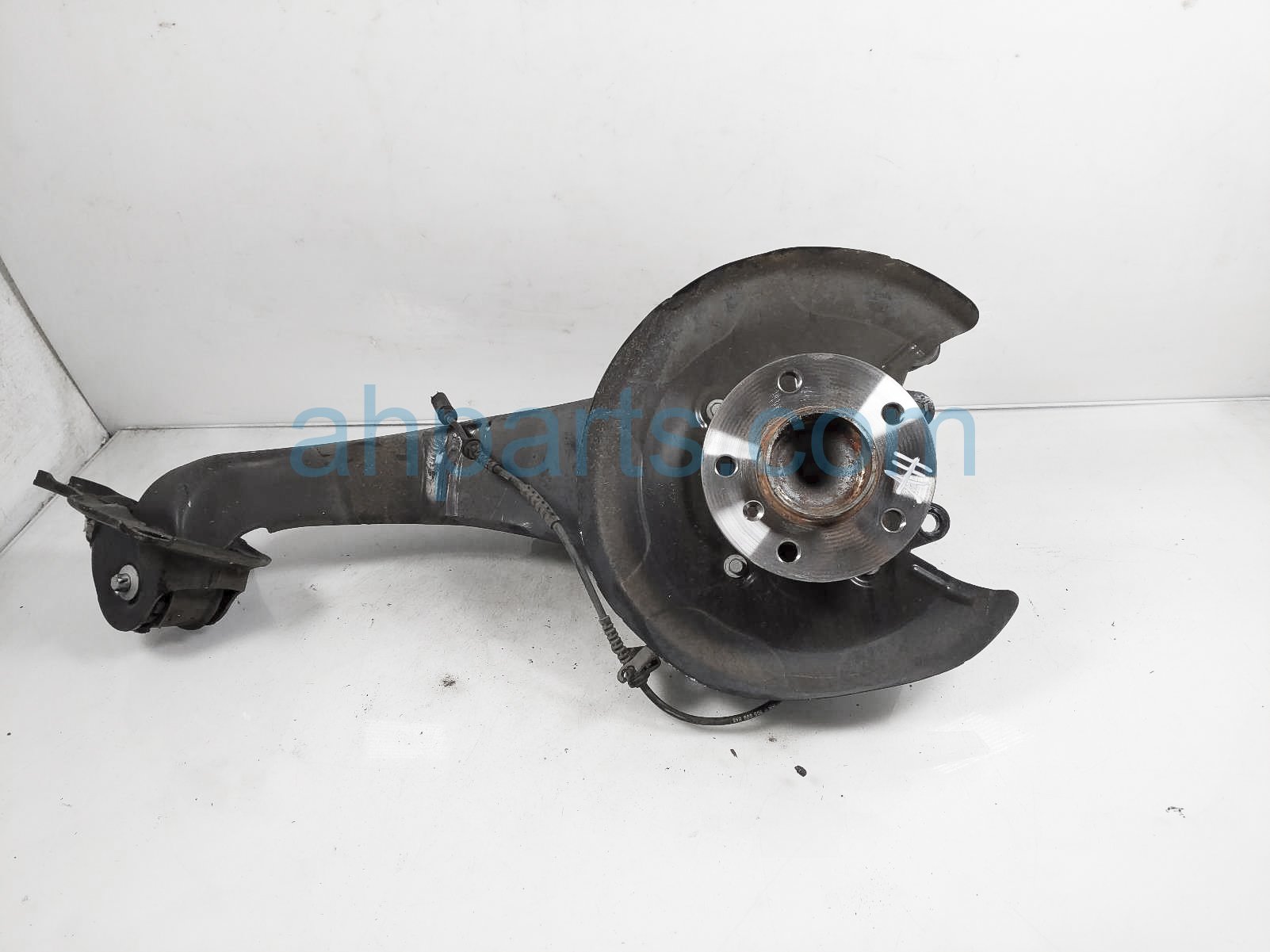 $69 BMW RR/RH TRAILING ARM + HUB