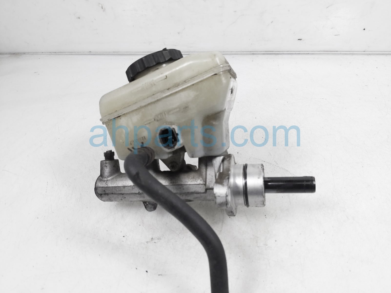 $40 Lexus BRAKE MASTER CYLINDER