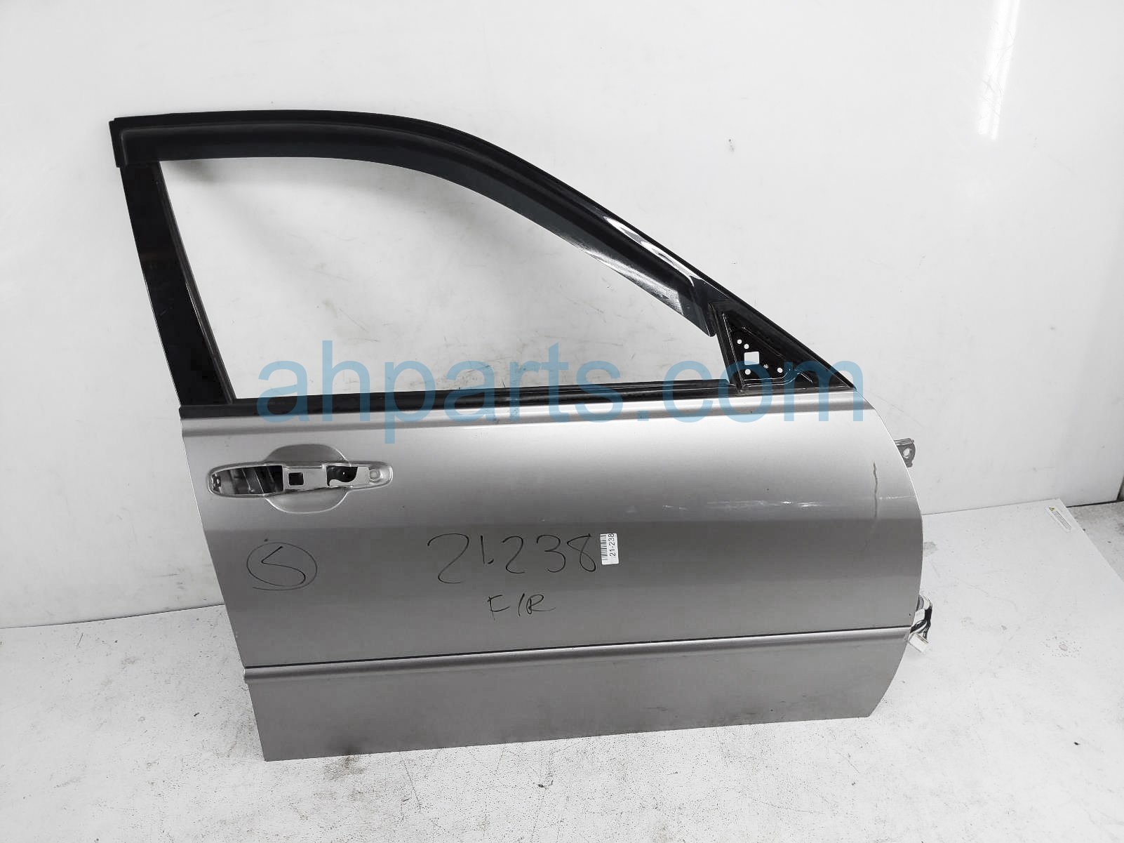 $149 Lexus FR/RH DOOR - SILVER - SHELL ONLY