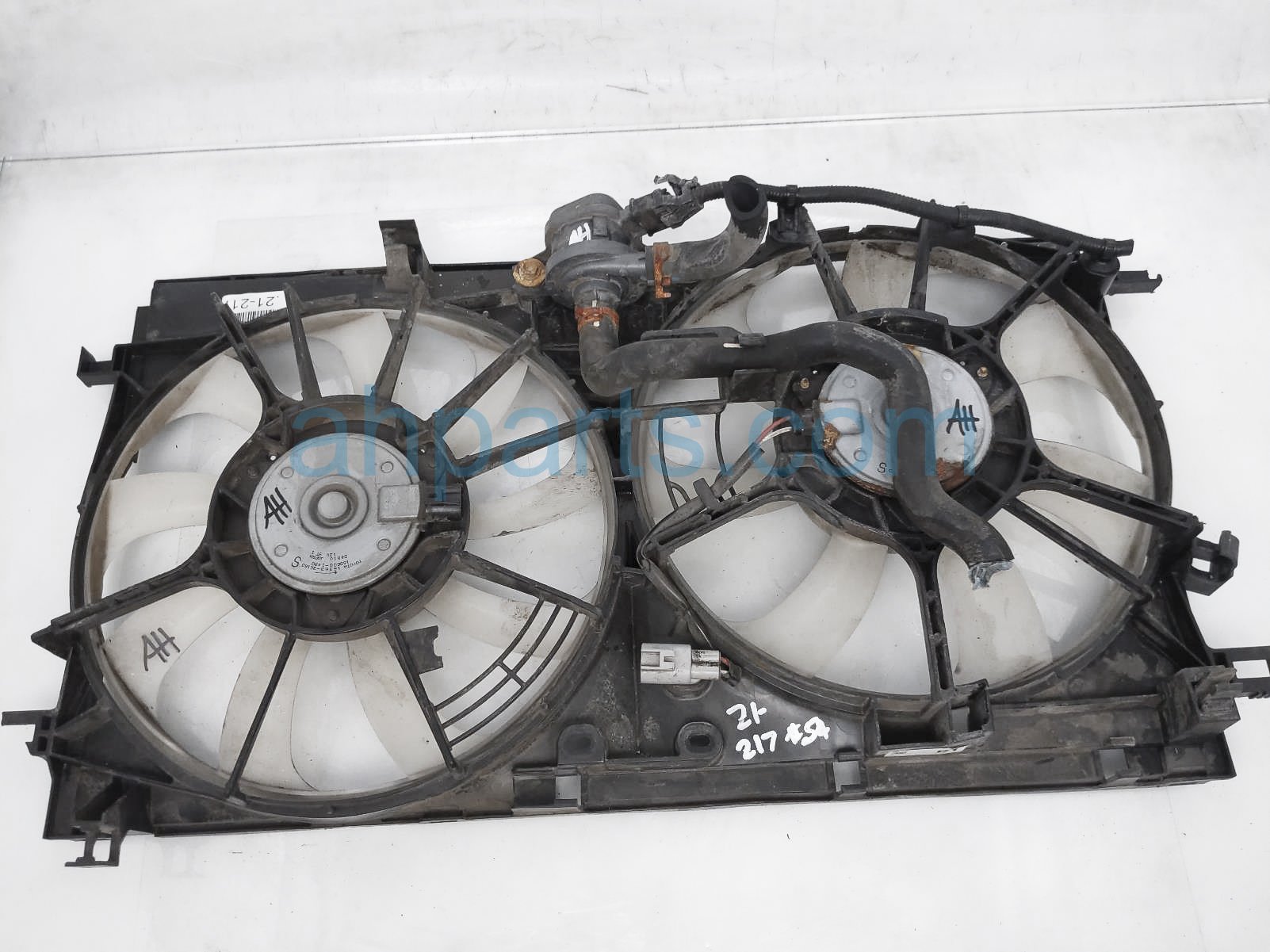 $125 Toyota COOLING FAN ASSY