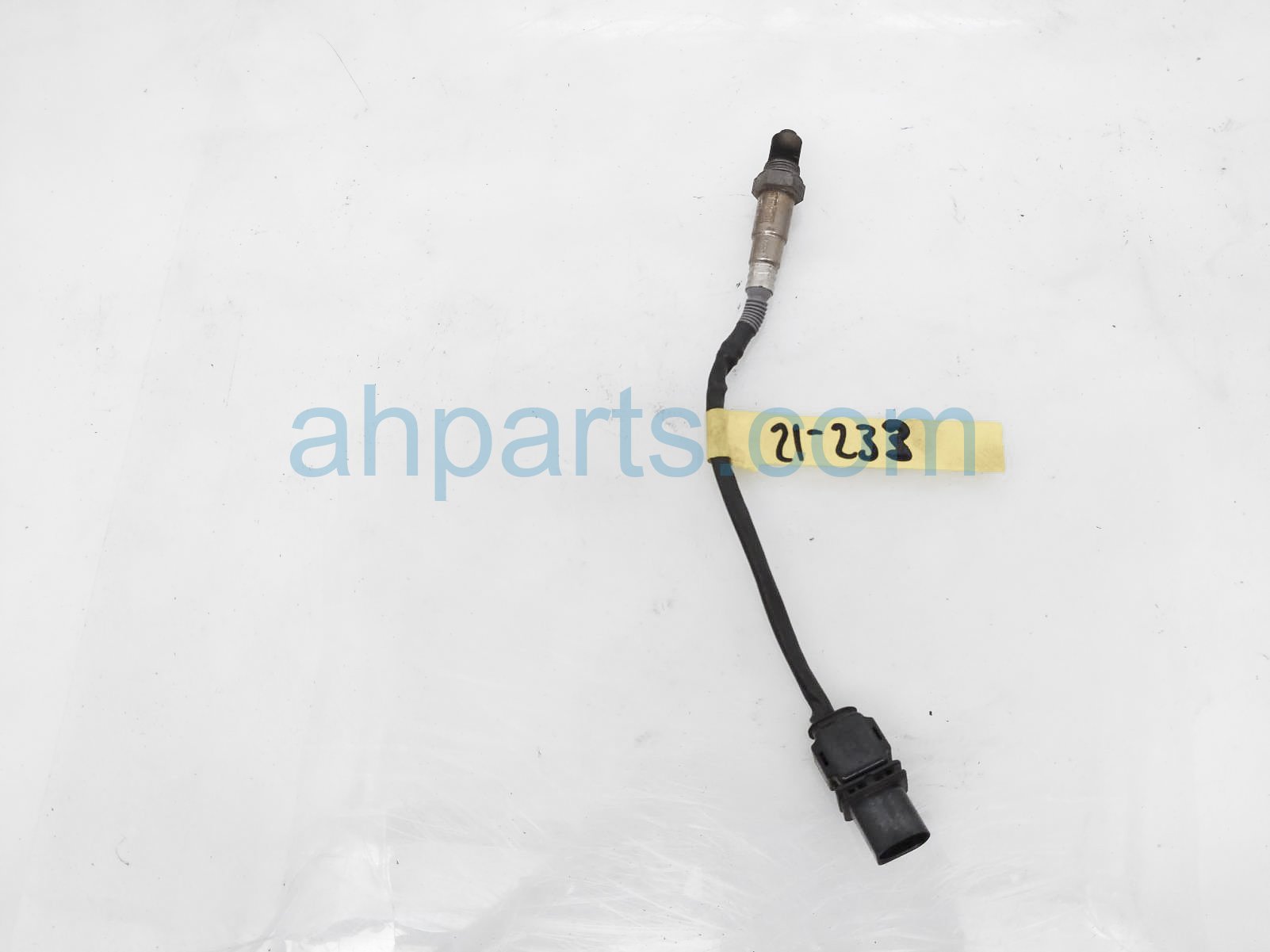 $30 Kia FRONT UPPER OXYGEN SENSOR