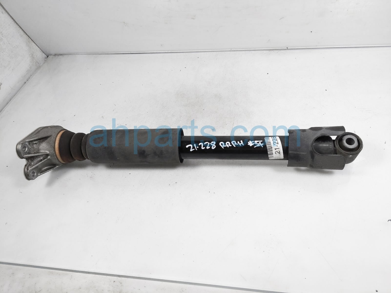 $40 BMW RR/RH SHOCK ABSORBER