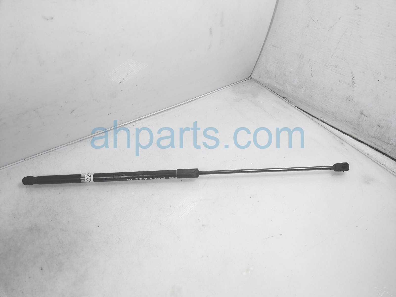 $20 Mercedes RH HOOD STRUT / LIFT CYLINDER