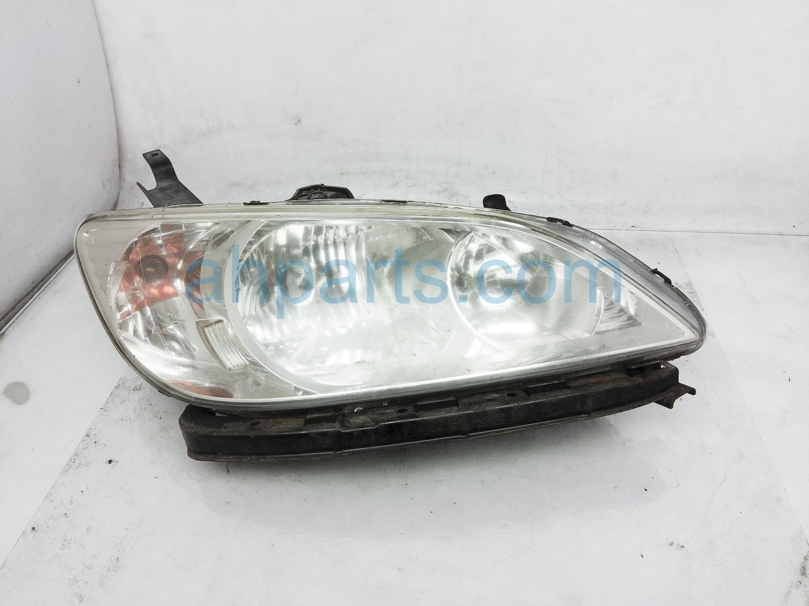 $65 Honda RH HEADLAMP / LIGHT - NEEDS POLISH