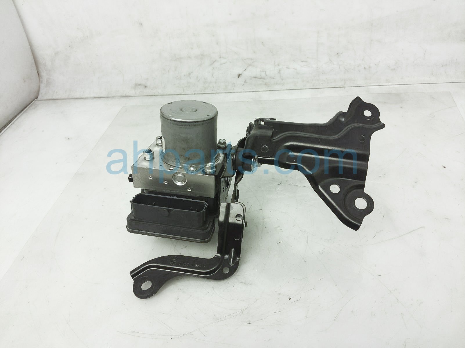 $95 Toyota ABS/VSA PUMP/MODULATOR - FWD