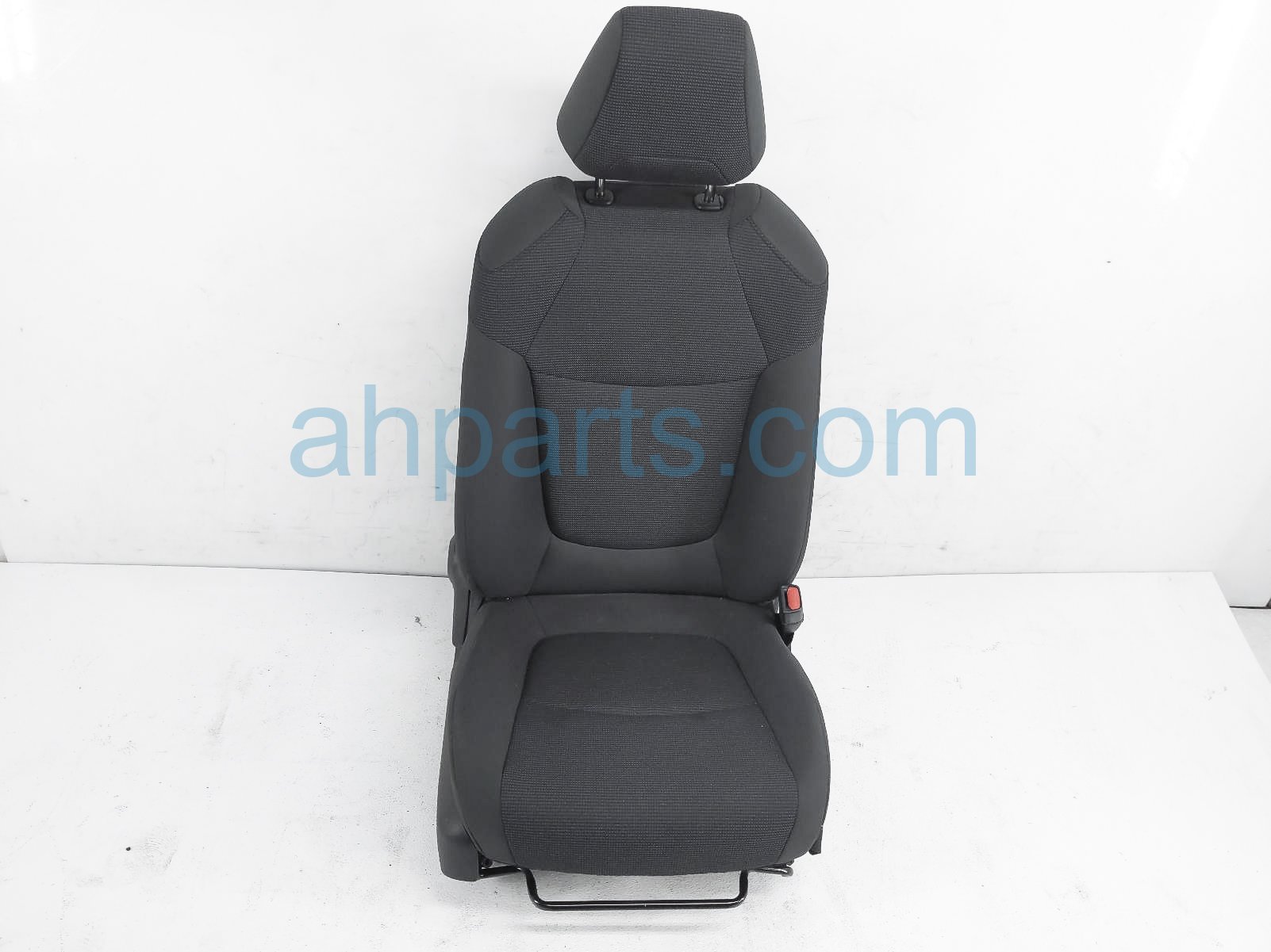 $145 Toyota FR/RH SEAT - BLACK - W/ AIRBAG