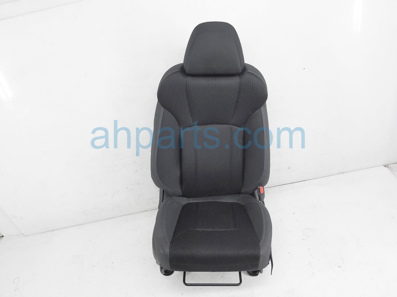 $149 Subaru FR/RH SEAT - BLACK - W/O AIRBAG*