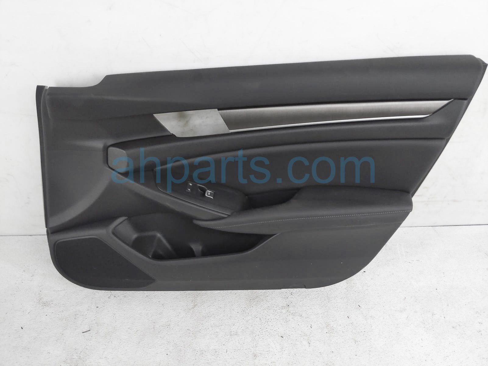 $135 Honda FR/RH INTERIOR DOOR PANEL - BLACK