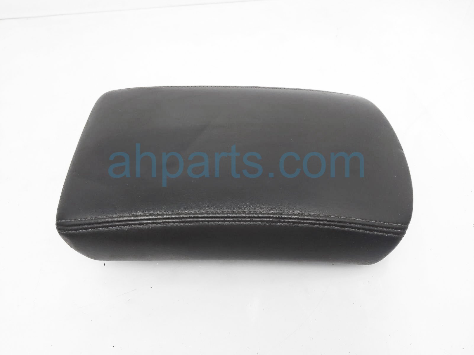 $95 Infiniti CENTER CONSOLE ARM REST - BLACK