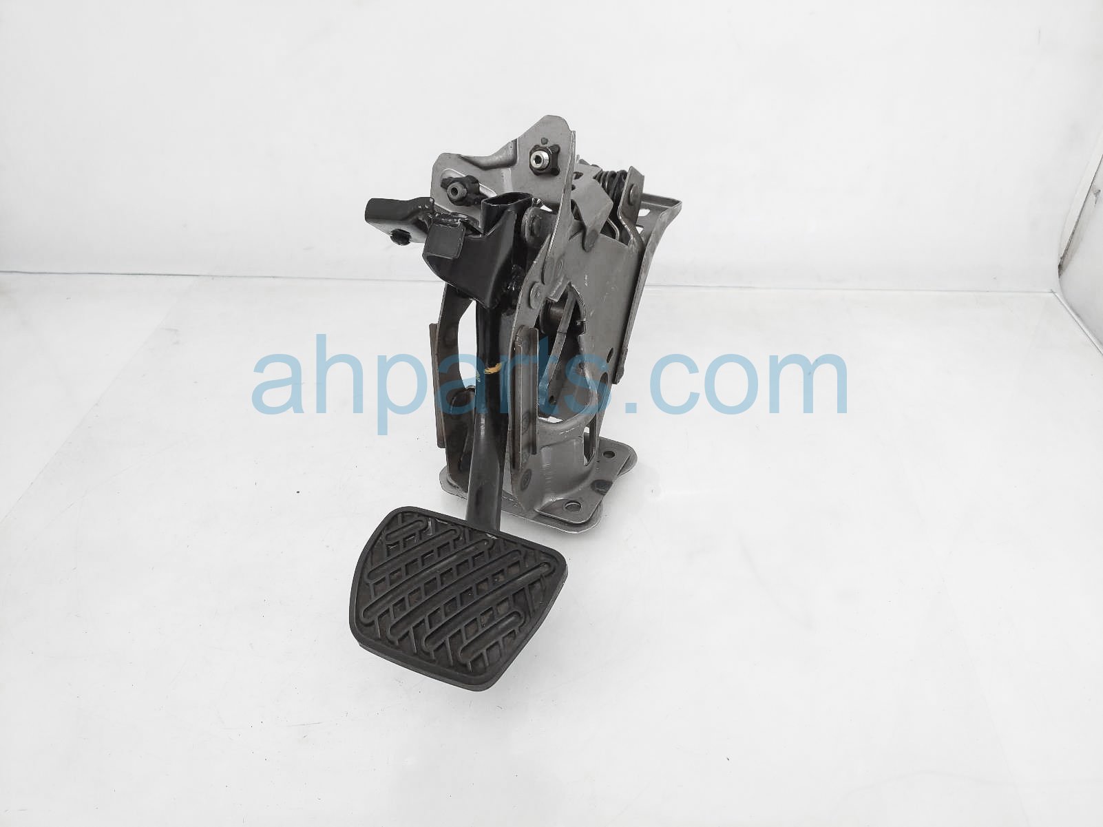 $50 Infiniti BRAKE PEDAL ASSY