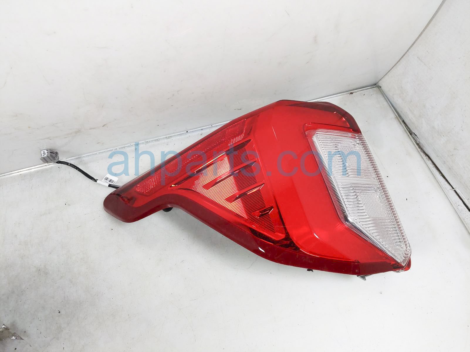 $315 Ford LH TAIL LAMP (ON BODY) - XLT