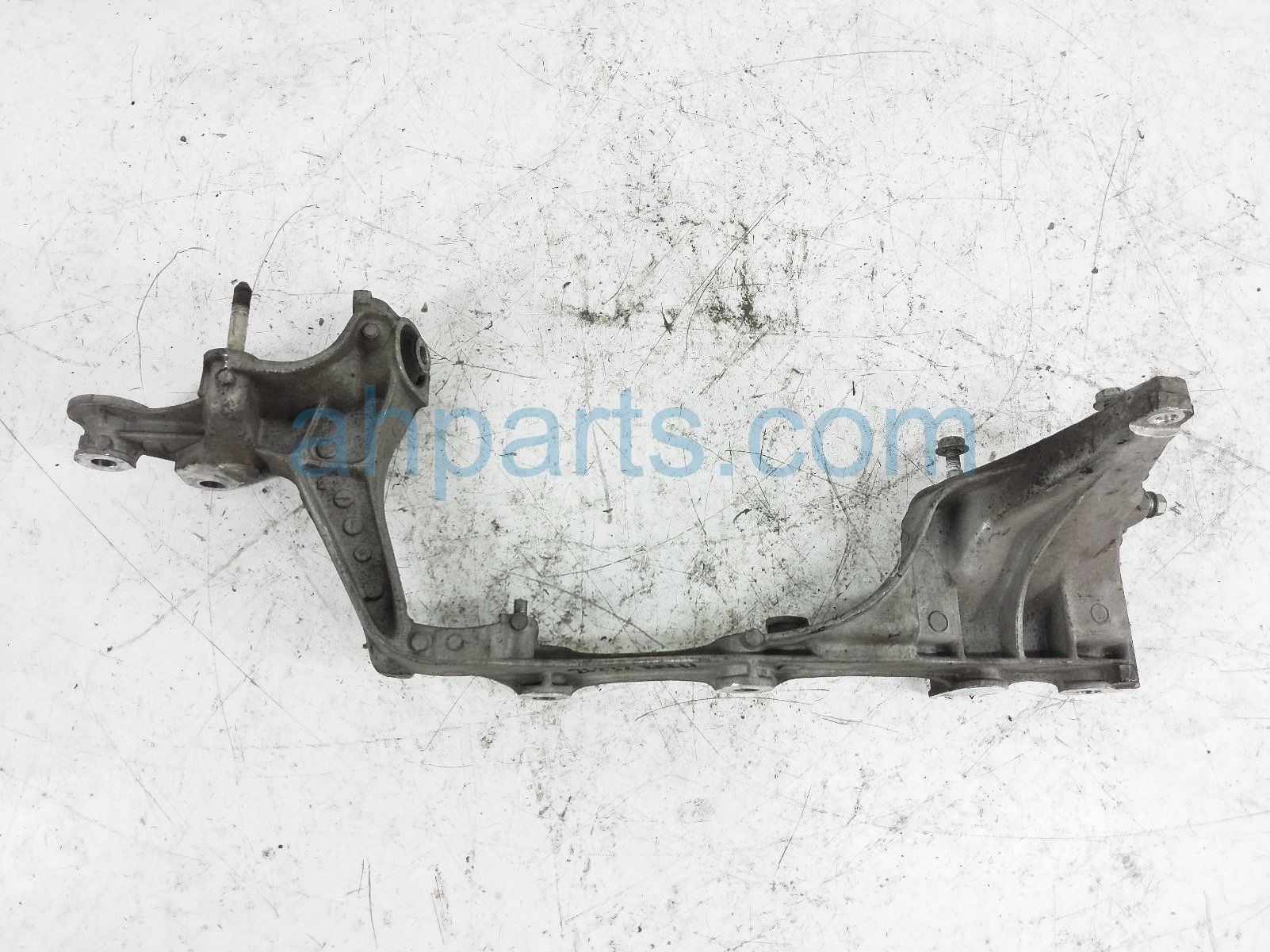 $125 Acura RR/LH BEAM BRACKET ASSY