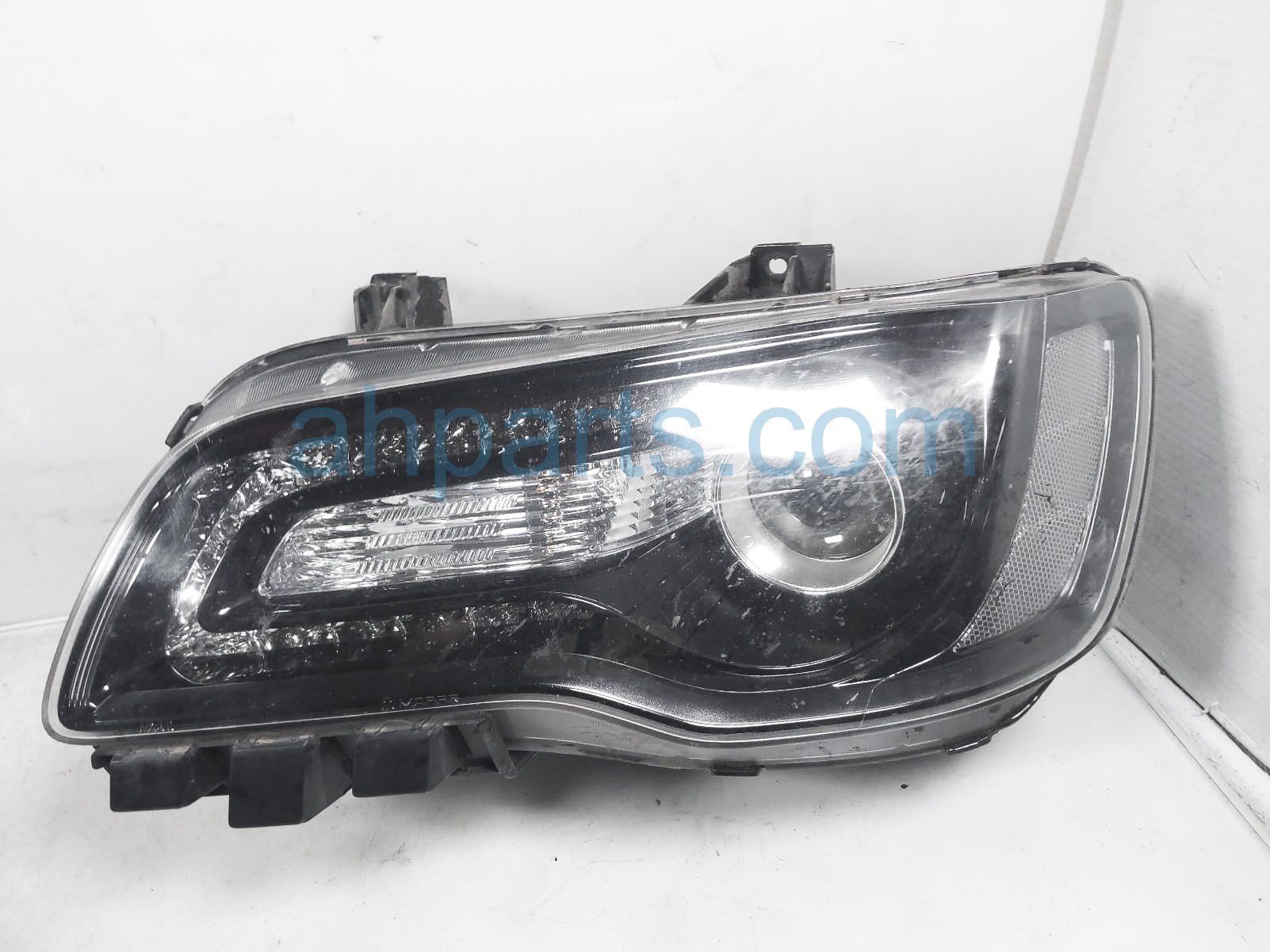 $269 Chrysler LH HEADLAMP / LIGHT