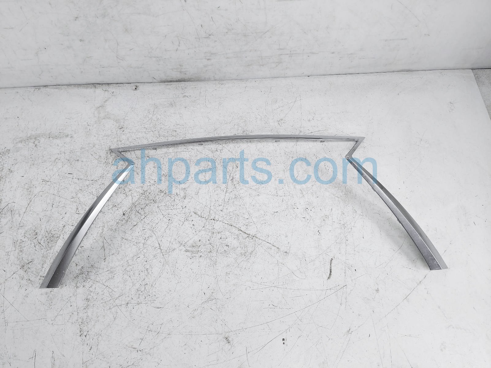 $199 Lexus UPPER GRILLE CHROME TRIM MOLDING