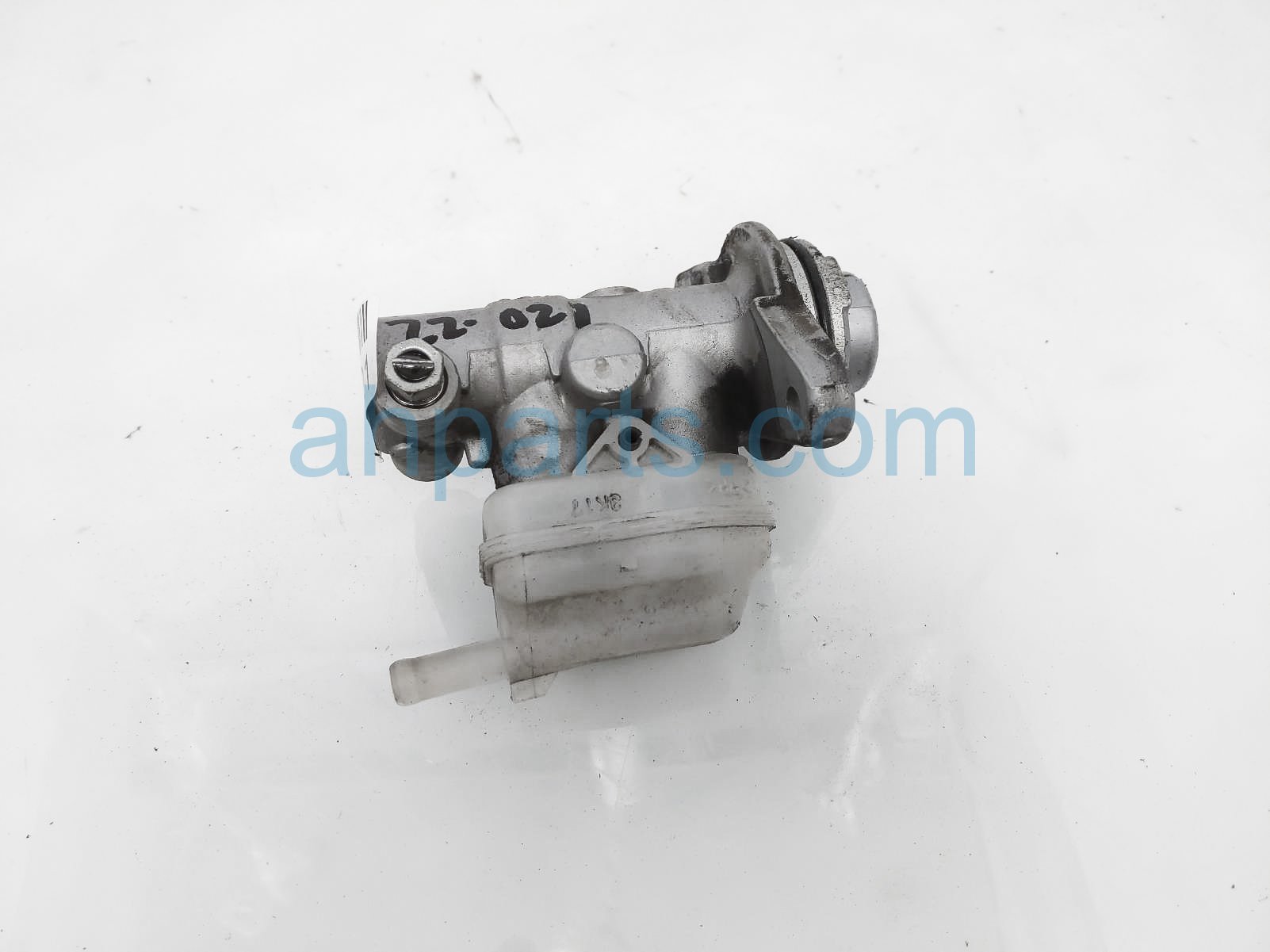 $35 Toyota BRAKE MASTER CYLINDER