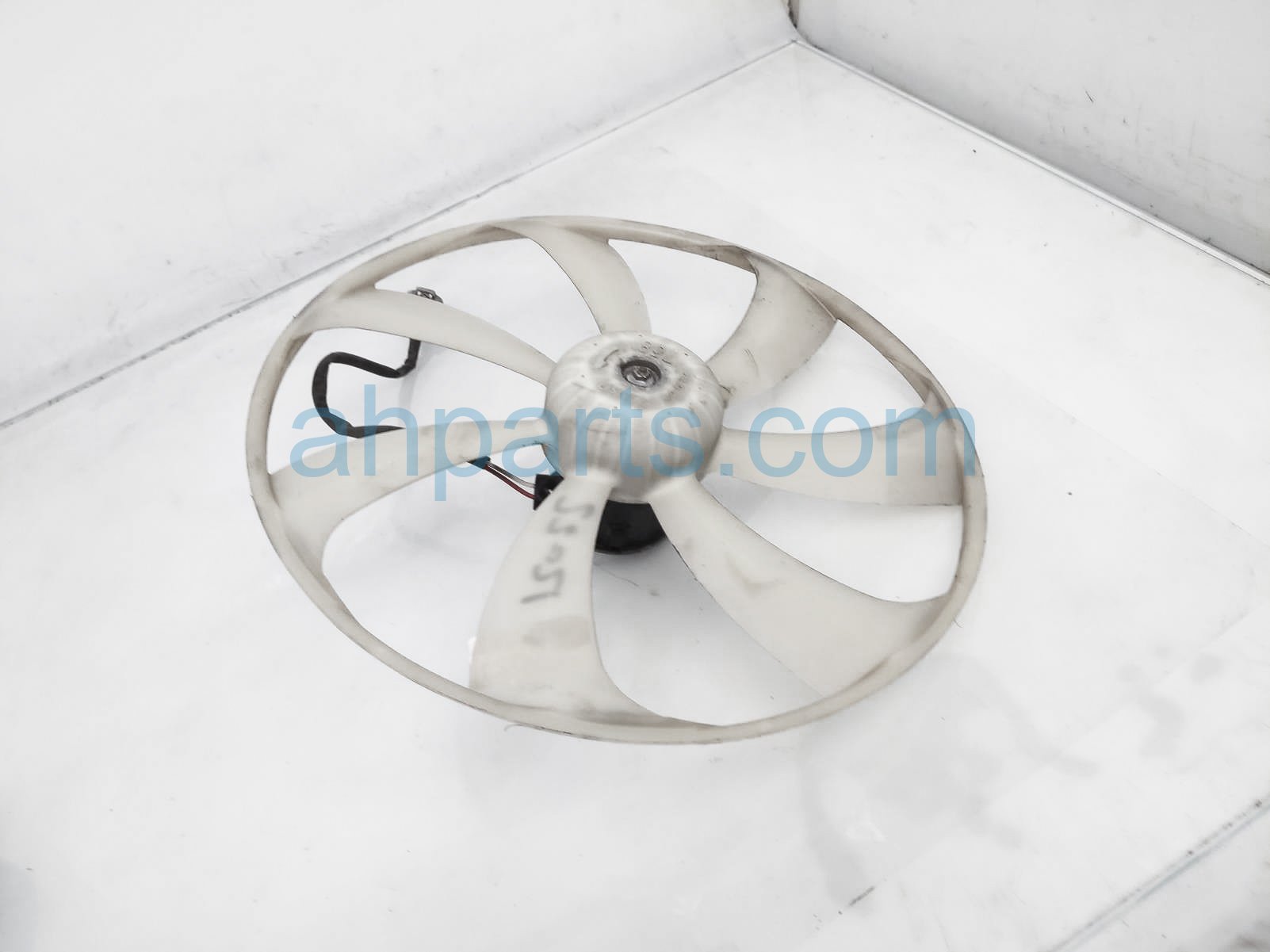 $125 Toyota RADIATOR FAN W/ MOTOR (NO SHROUD)