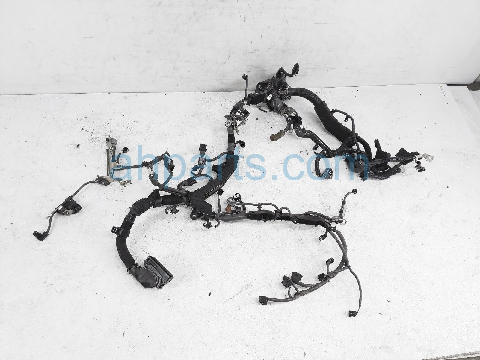 $750 Lexus MAIN ENGINE WIRE HARNESS