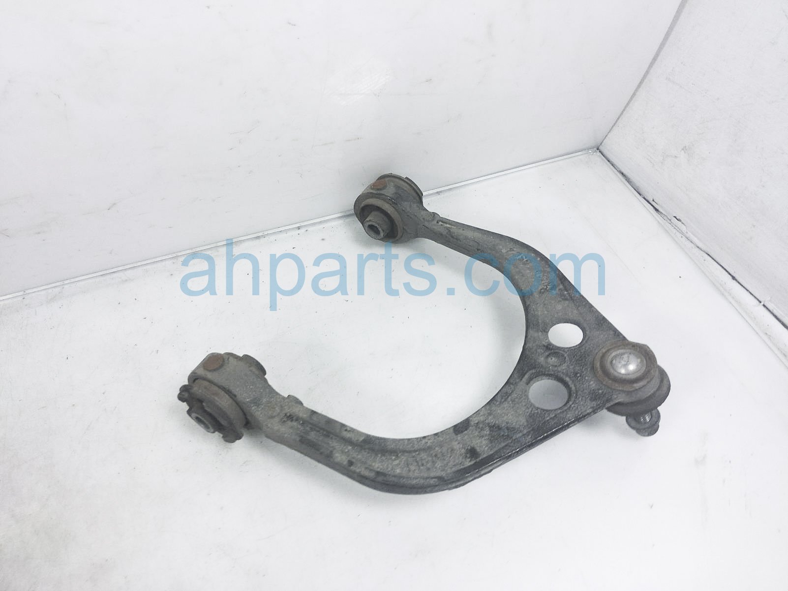 $75 Chrysler FR/LH UPPER CONTROL ARM