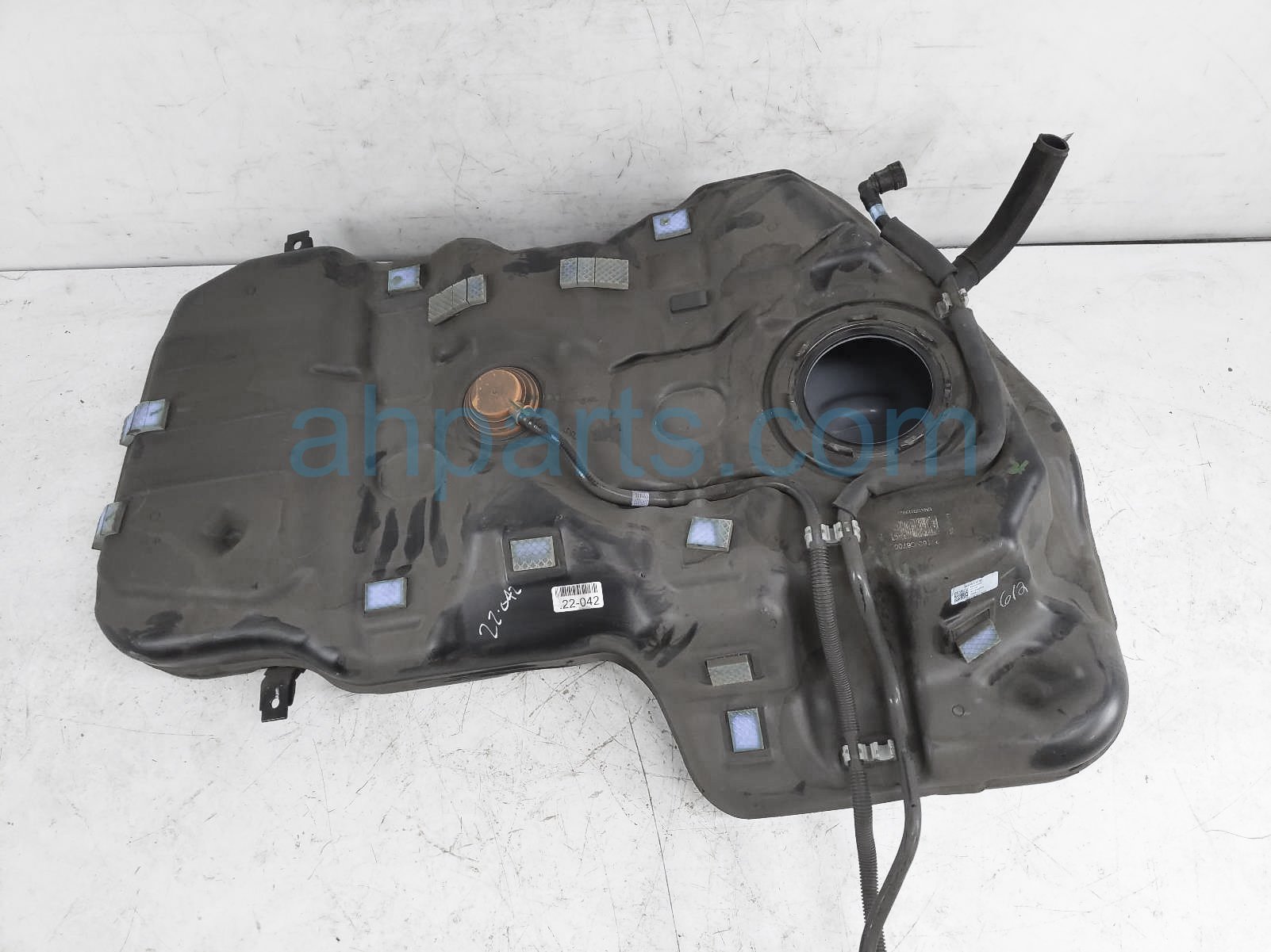 $175 Kia GAS / FUEL TANK