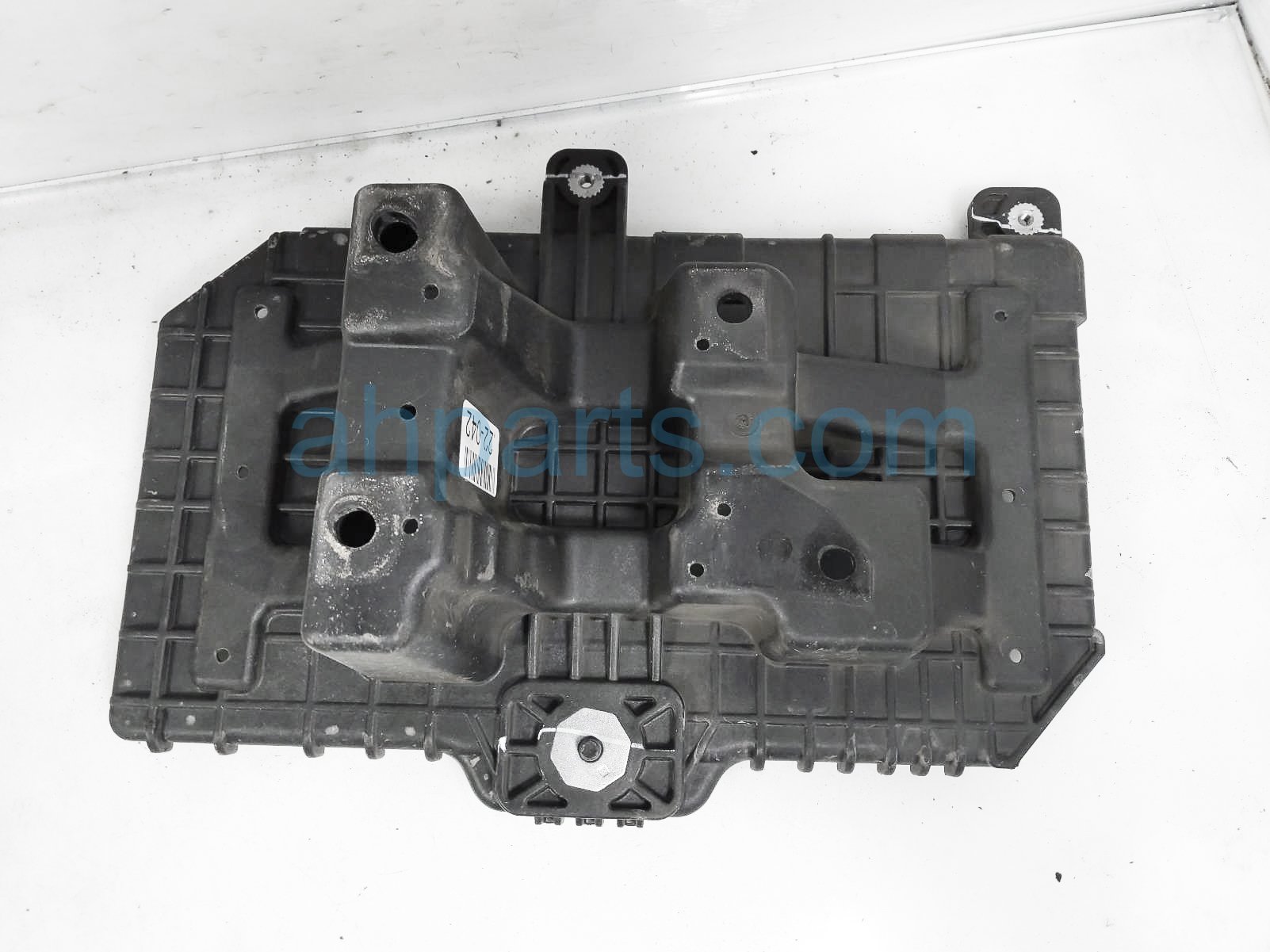 $25 Kia BATTERY TRAY ASSY