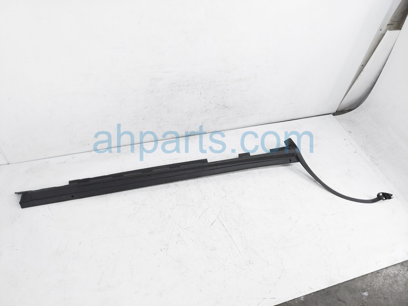 $40 Subaru RH SIDE SILL ROCKER W/ FLARE - BLACK