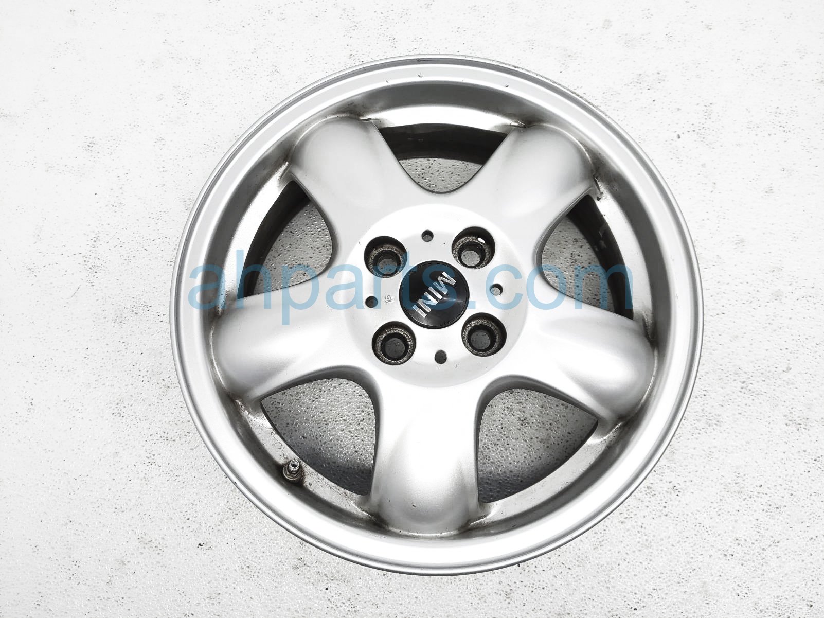 $60 BMW WHEEL / RIM