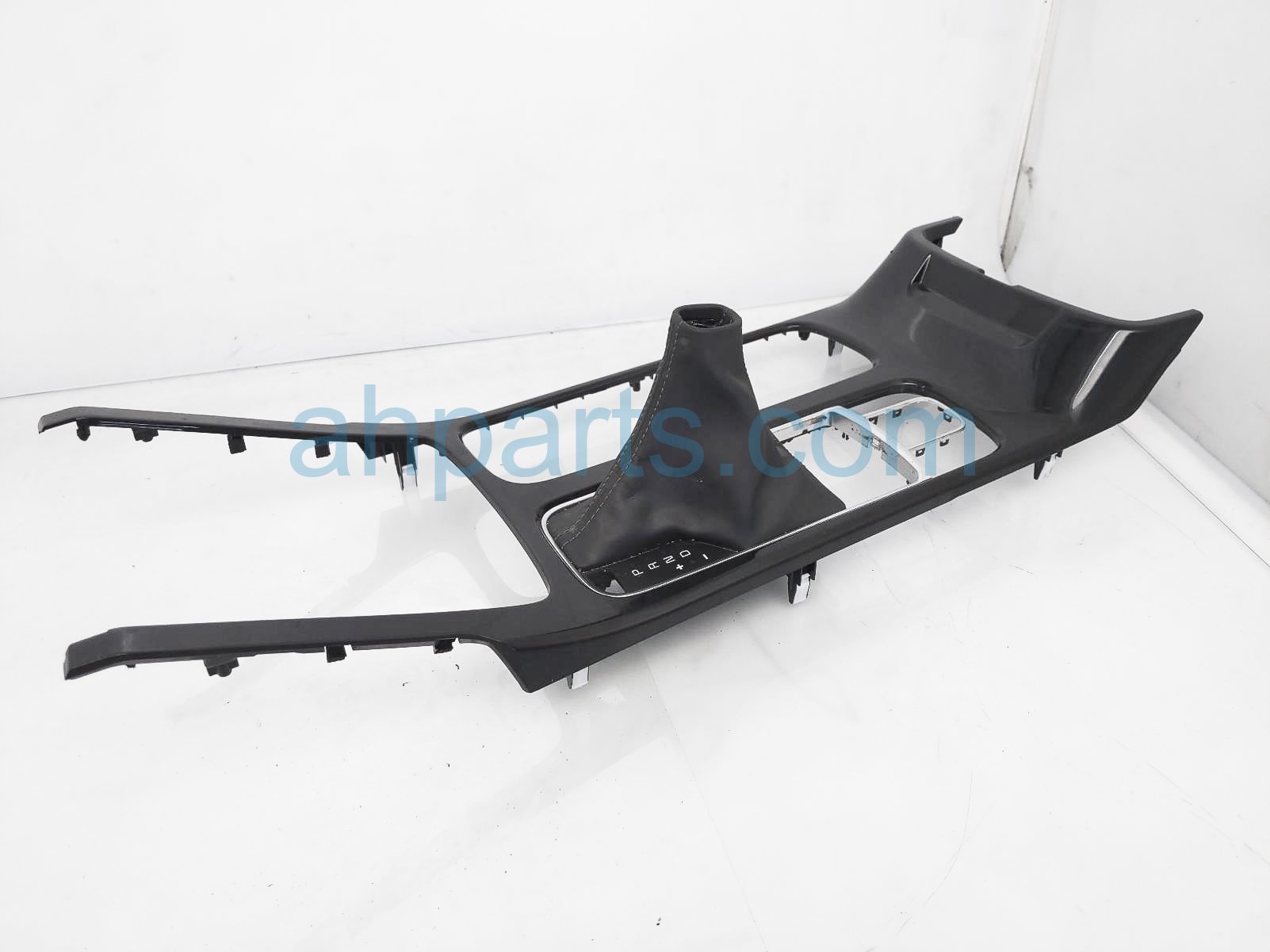 $75 Kia CENTER CONSOLE UPPER TRIM PANEL