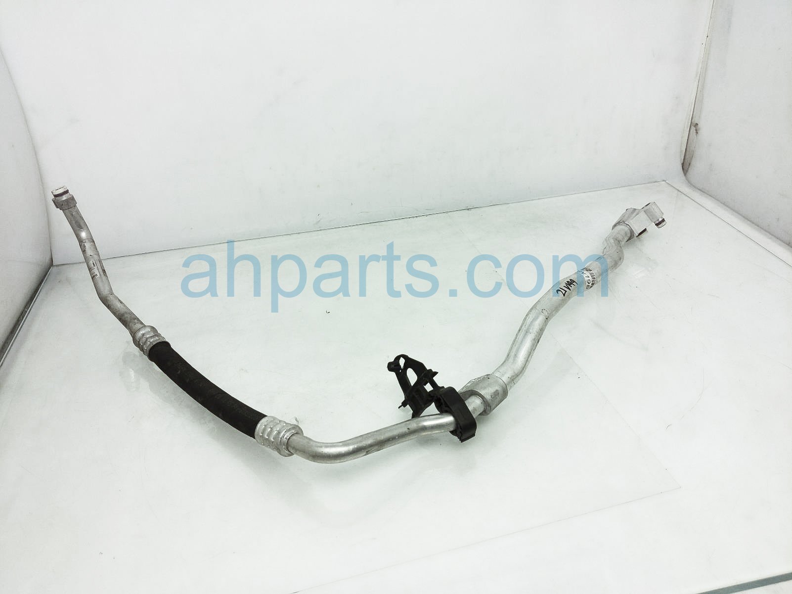 $40 BMW REAR AC SUCTION PIPE + HOSE