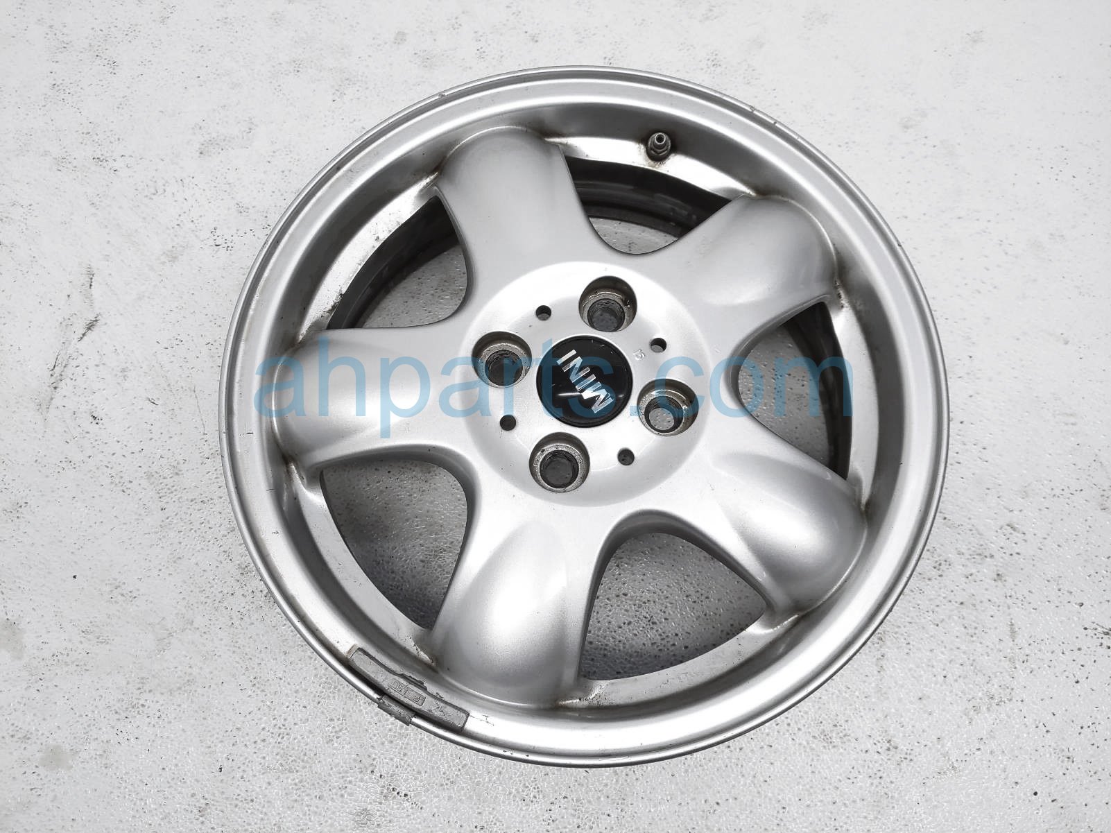 $60 BMW WHEEL / RIM