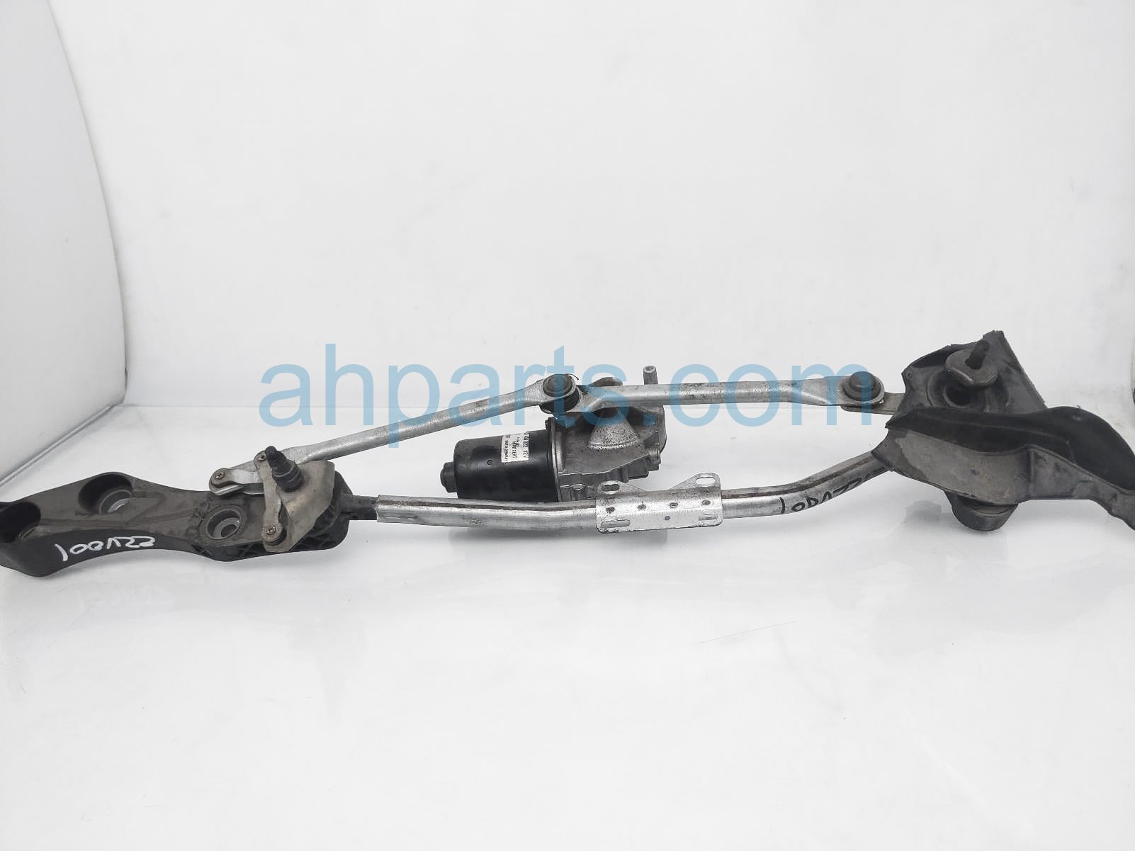 $50 BMW WINDSHIELD WIPER MOTOR ASSY