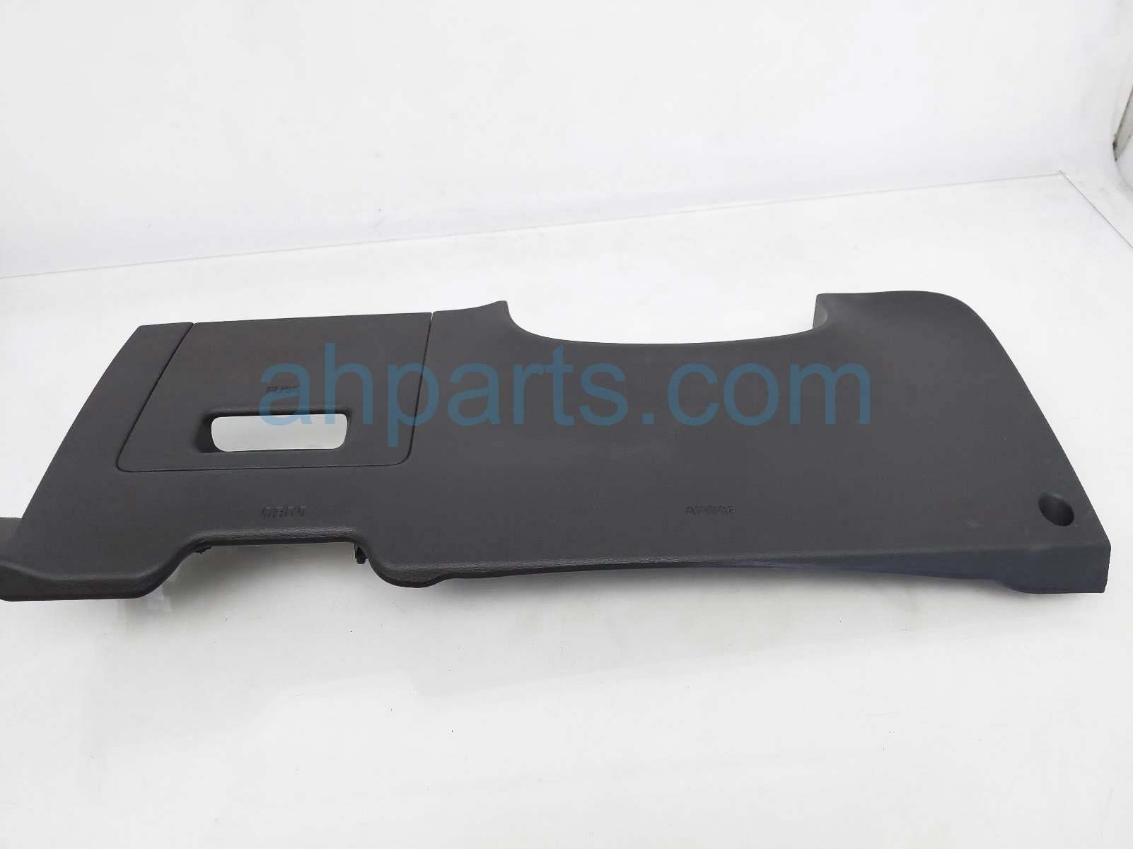 $100 Kia DRIVER LOWER DASH KNEE PANEL