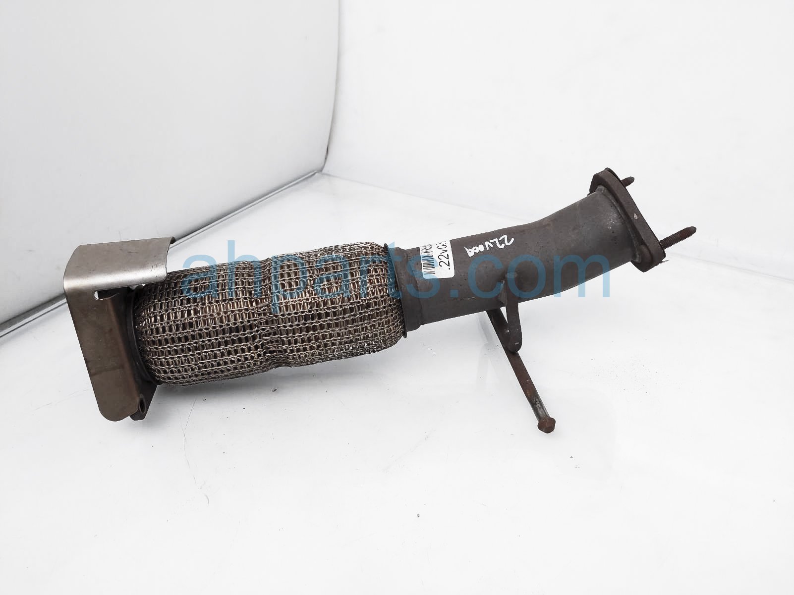 $85 Volvo FRONT EXHAUST PIPE ASSY