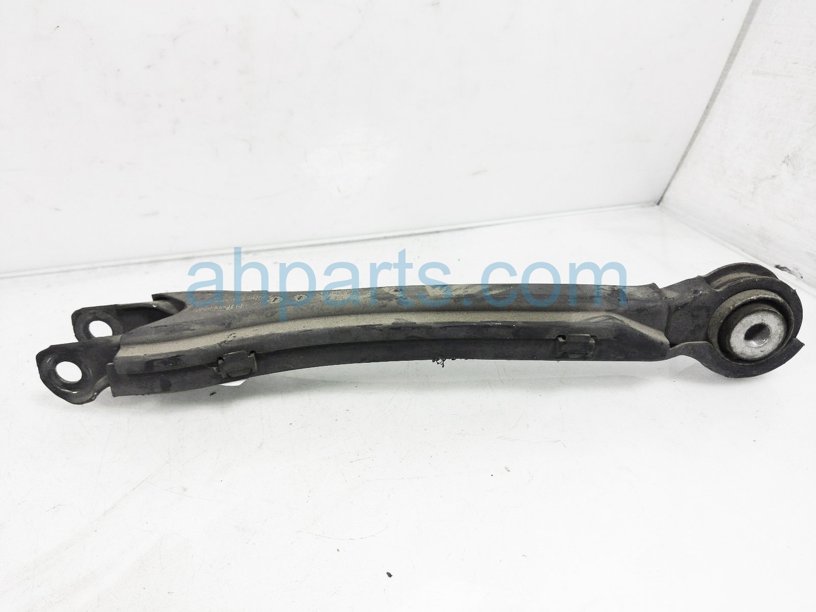 $25 Mercedes RR/LH FORWARD CONTROL ARM