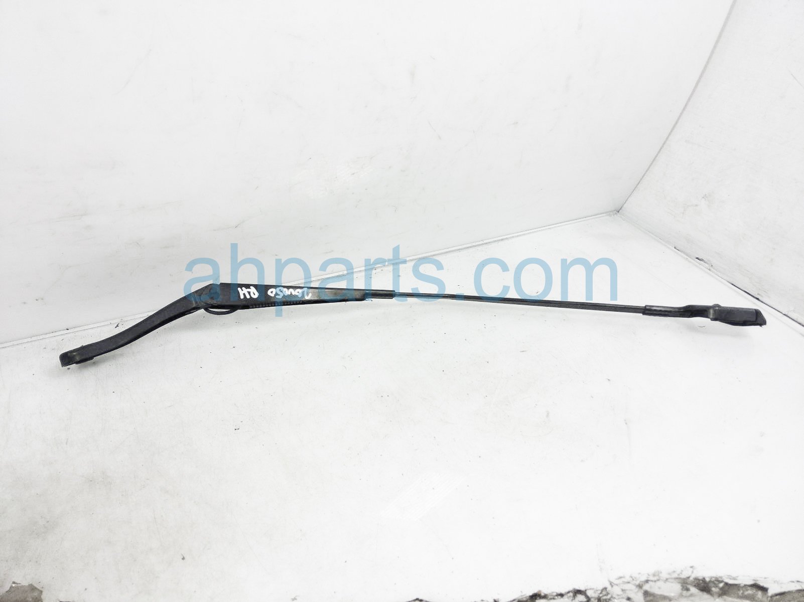 $20 Volvo RH WINDSHIELD WIPER ARM