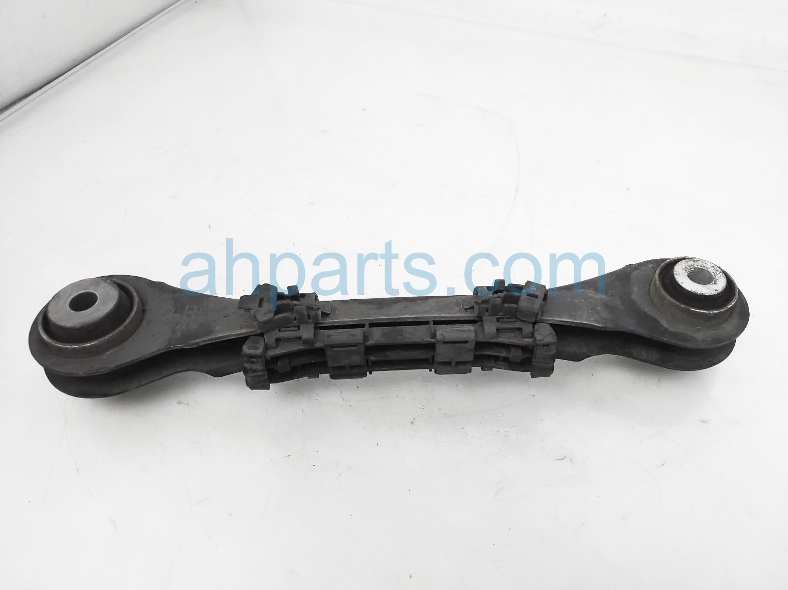 $30 BMW RR/RH FORWARD UPPER CONTROL ARM