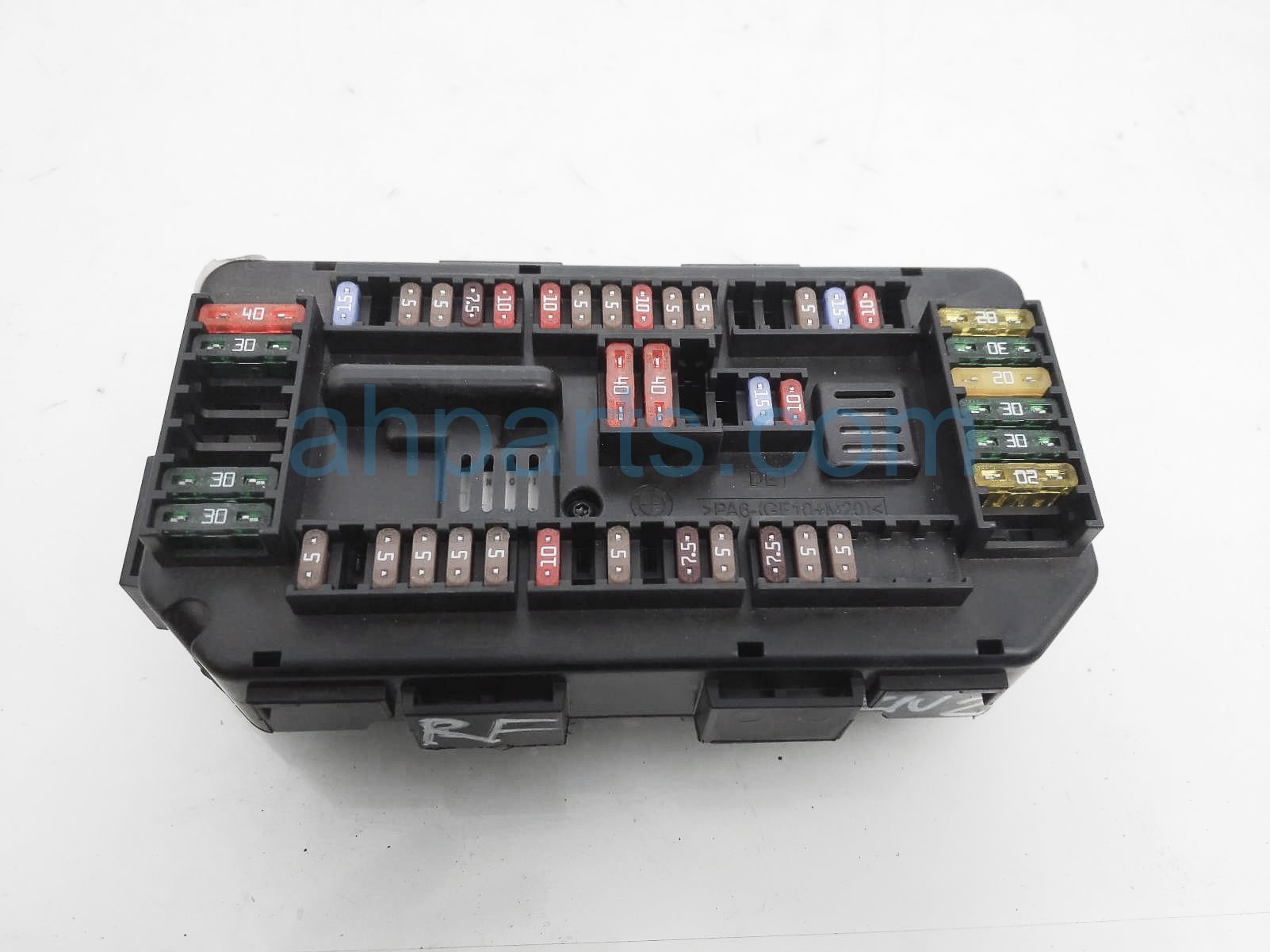 $40 BMW FRONT POWER DISTRIBUTION FUSEBOX