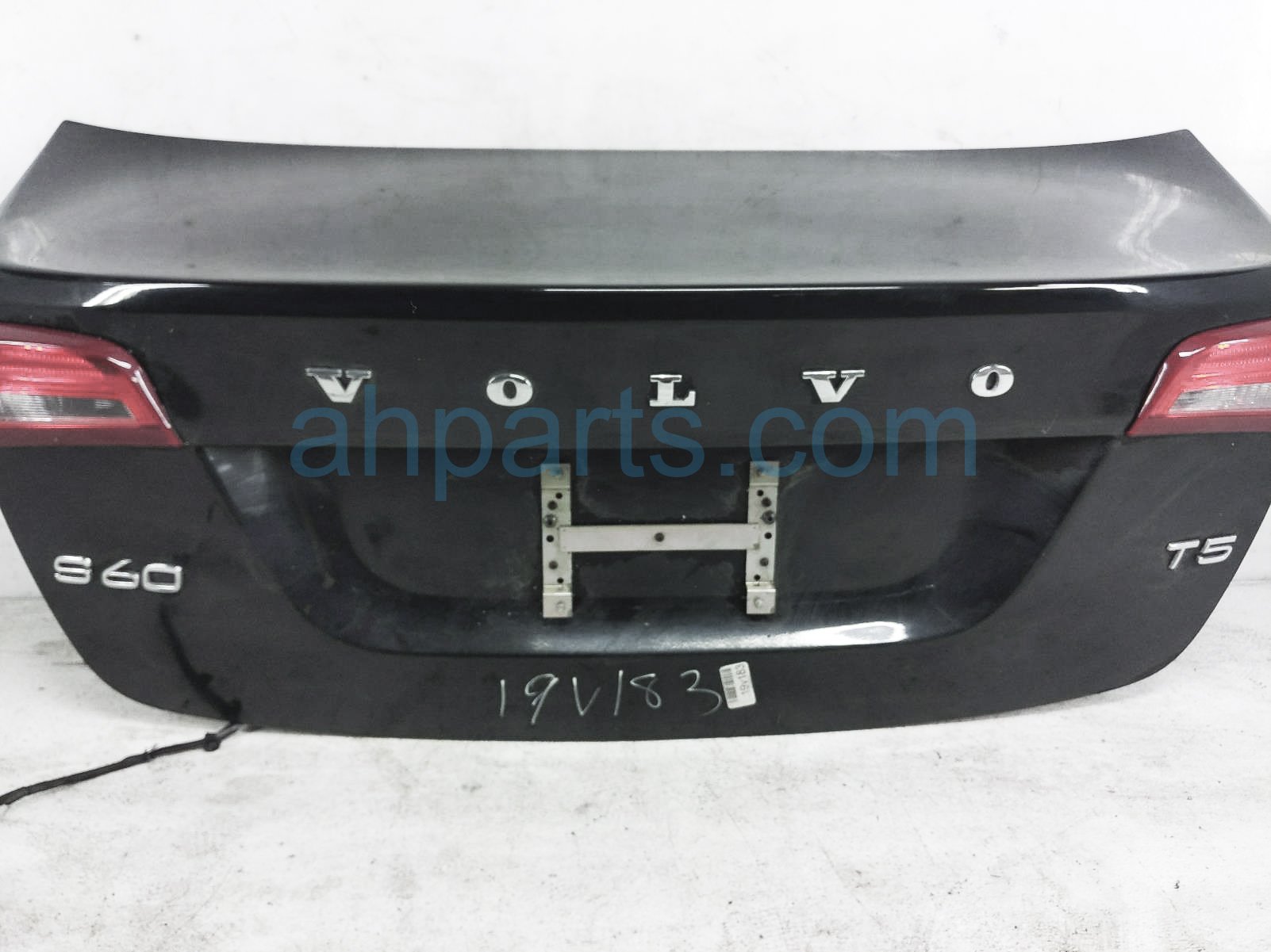 $200 Volvo TRUNK / DECKLID - BLACK (019)