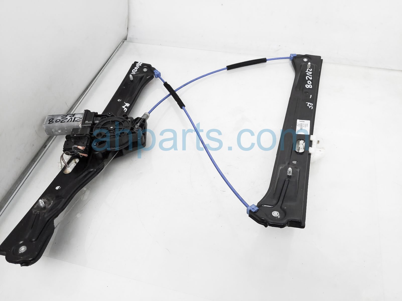 $60 BMW FR/RH WINDOW REGULATOR & MOTOR