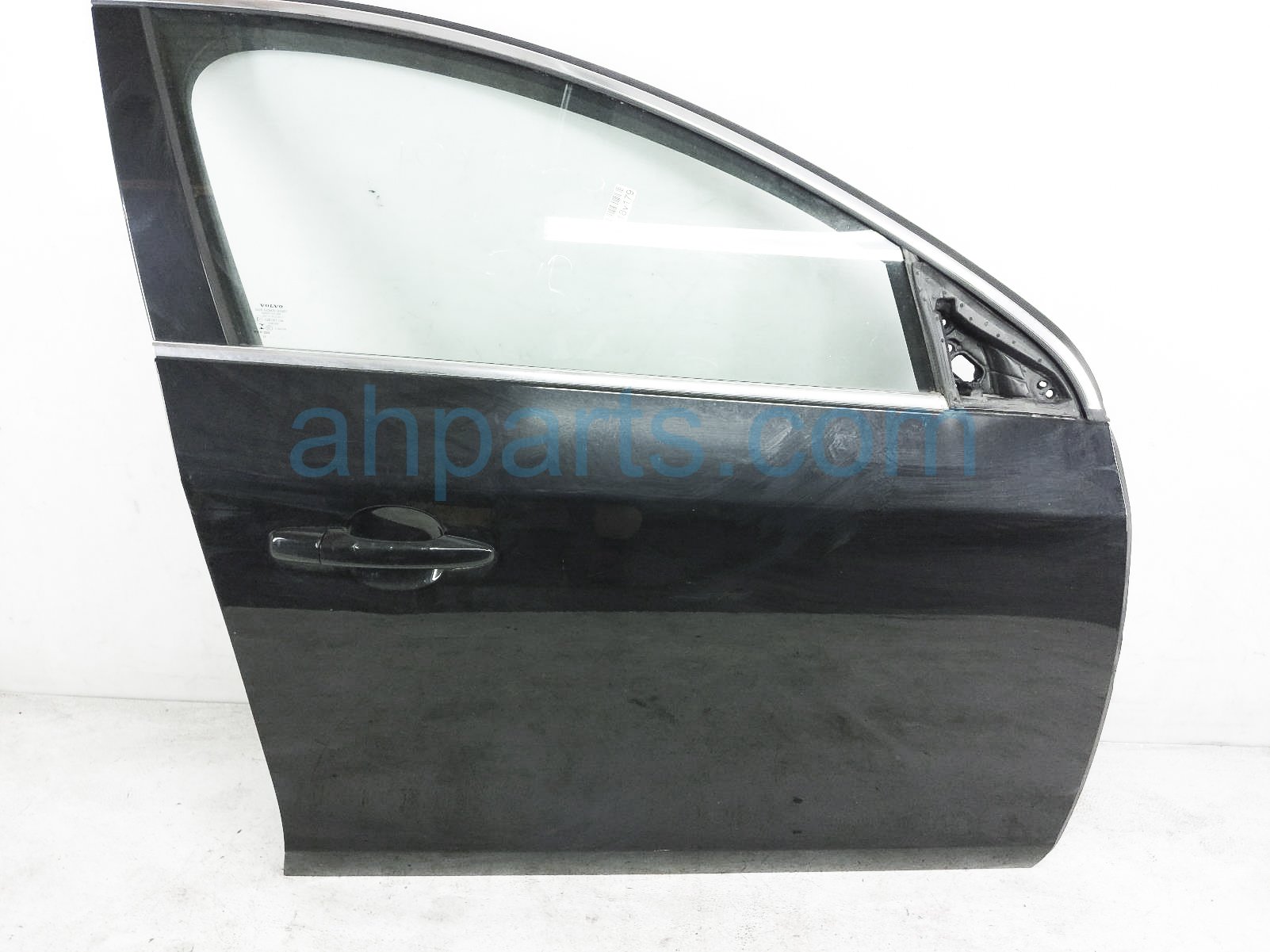 $249 Volvo FR/RH DOOR - BLACK - NO MIRROR/PANEL