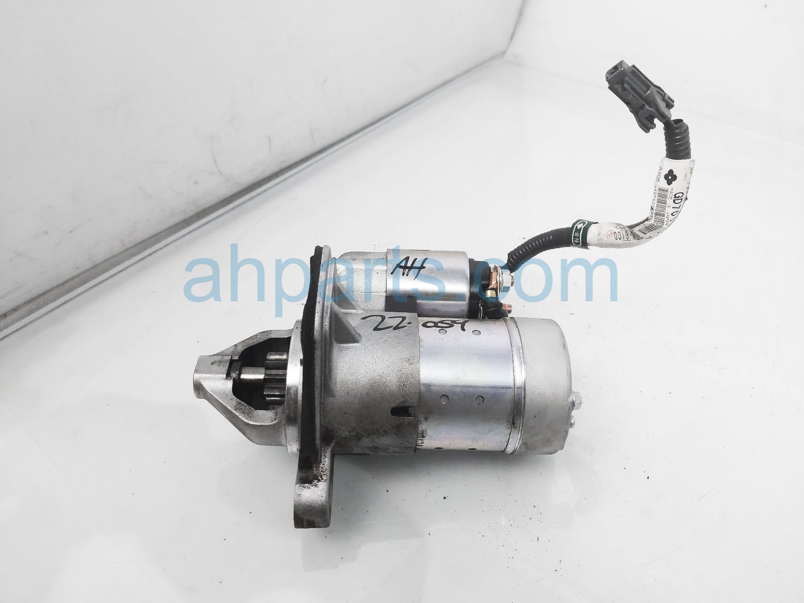 $99 Nissan STARTER MOTOR - AT