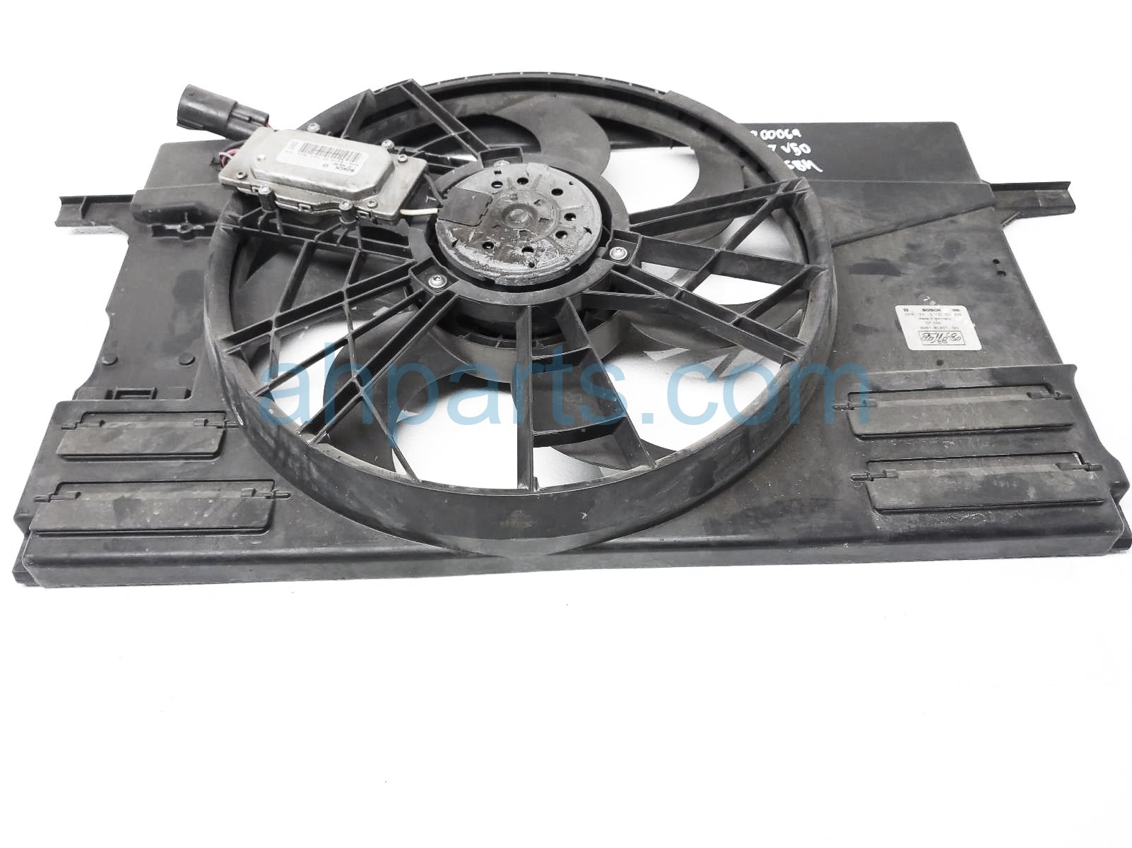 $125 BMW RADIATOR COOLING FAN ASSY