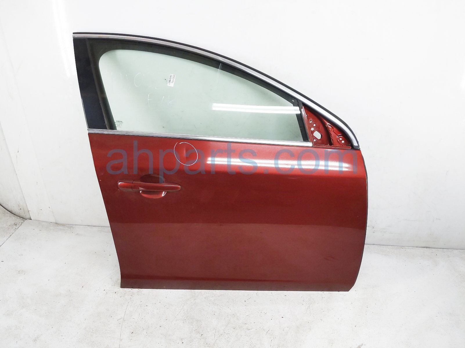 $249 Volvo FR/RH DOOR - RED  - NO MIRROR/PANEL