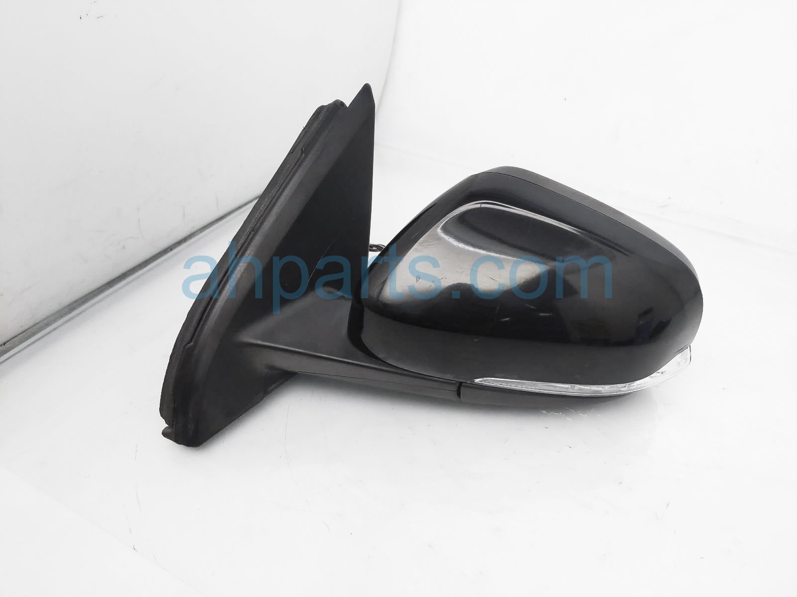 $100 Volvo LH SIDE VIEW MIRROR - BLACK -NO BLIS