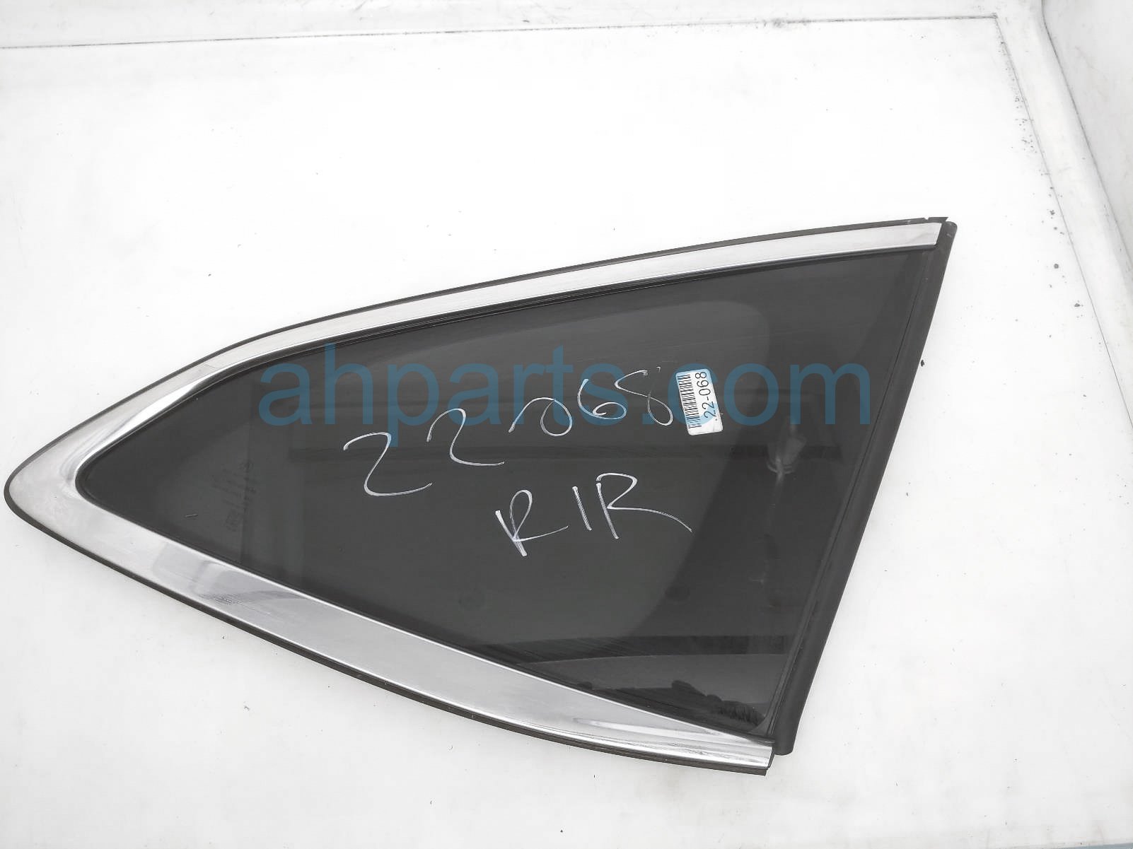 $125 Acura RH QUARTER WINDOW GLASS